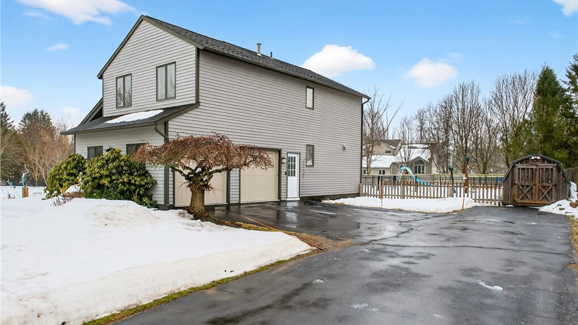 Property at 3291 Greenleafe Dr, Lysander, NY 13135 4