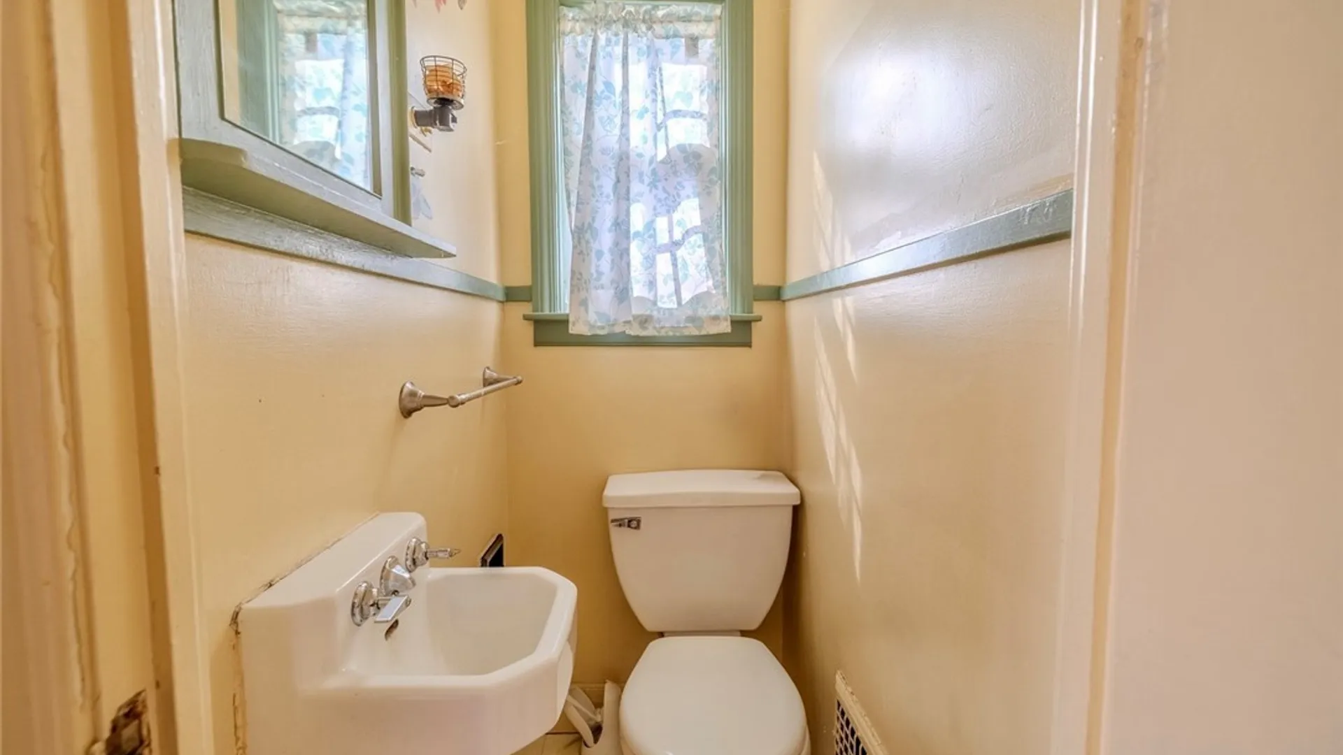 Property at 121 Butternut Drive, DeWitt, NY 13214 12