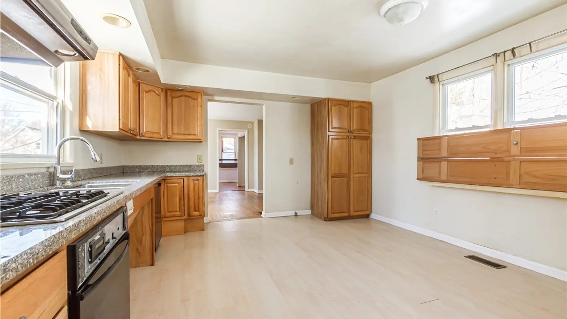 Property at 4 Sanford Place, Rochester, NY 14620 3