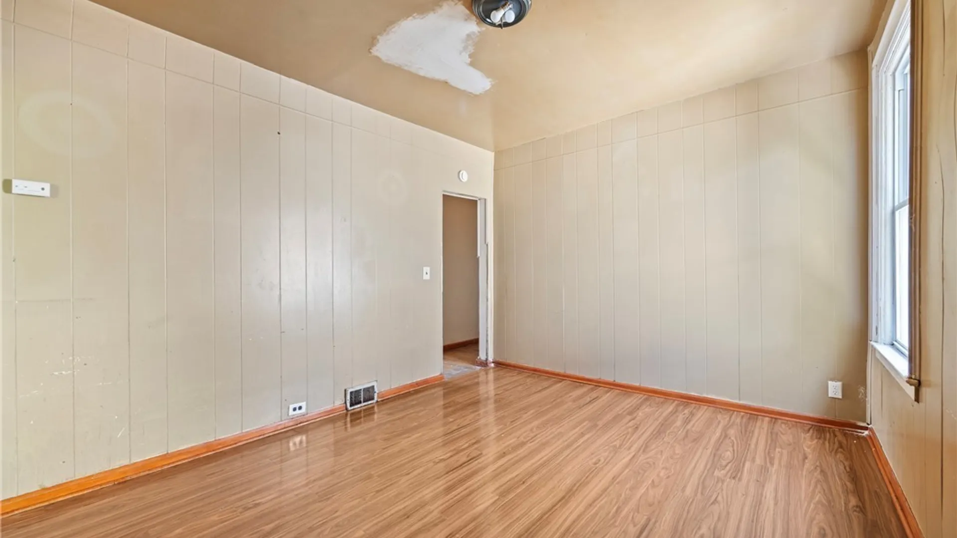 Property at 723 Delavan Avenue, Buffalo, NY 14222 27