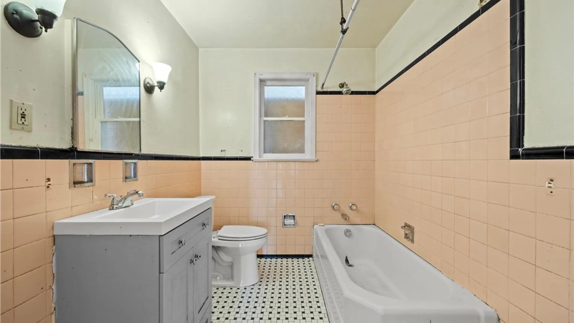 Property at 723 Delavan Avenue, Buffalo, NY 14222 31