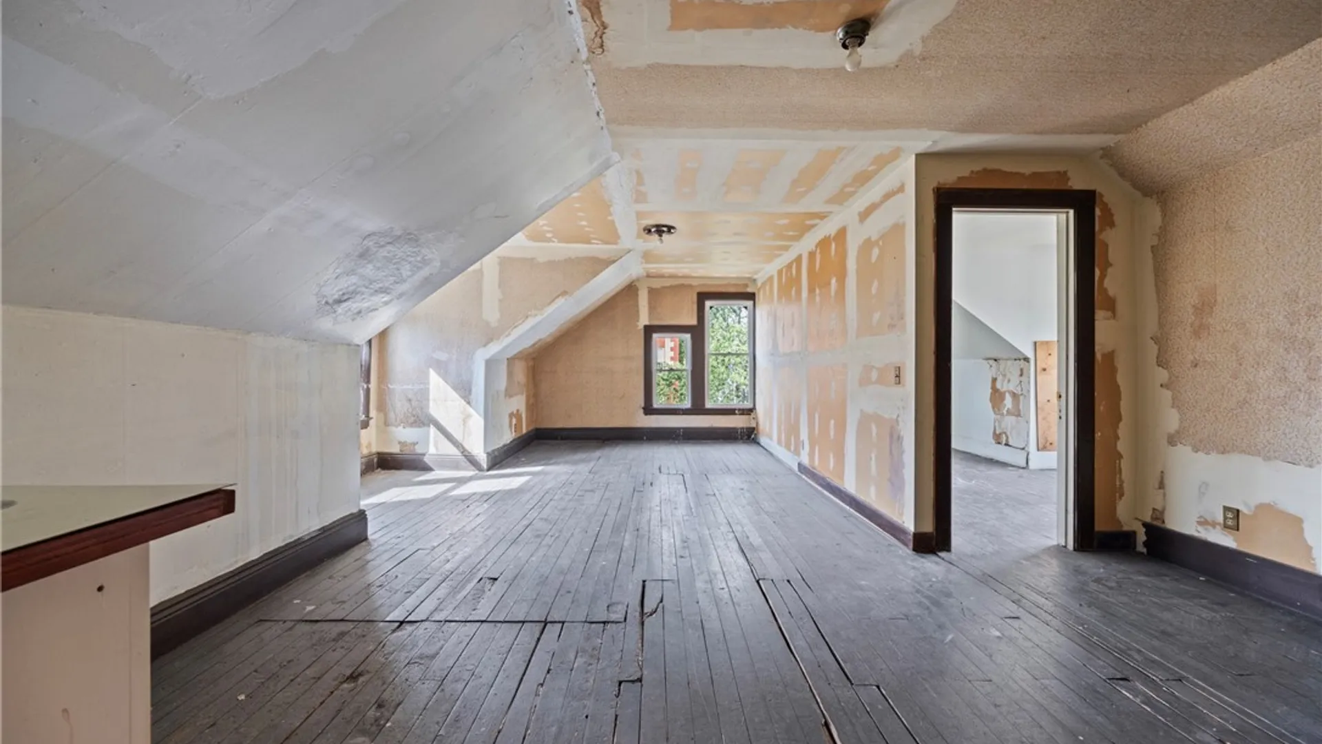 Property at 723 Delavan Avenue, Buffalo, NY 14222 35