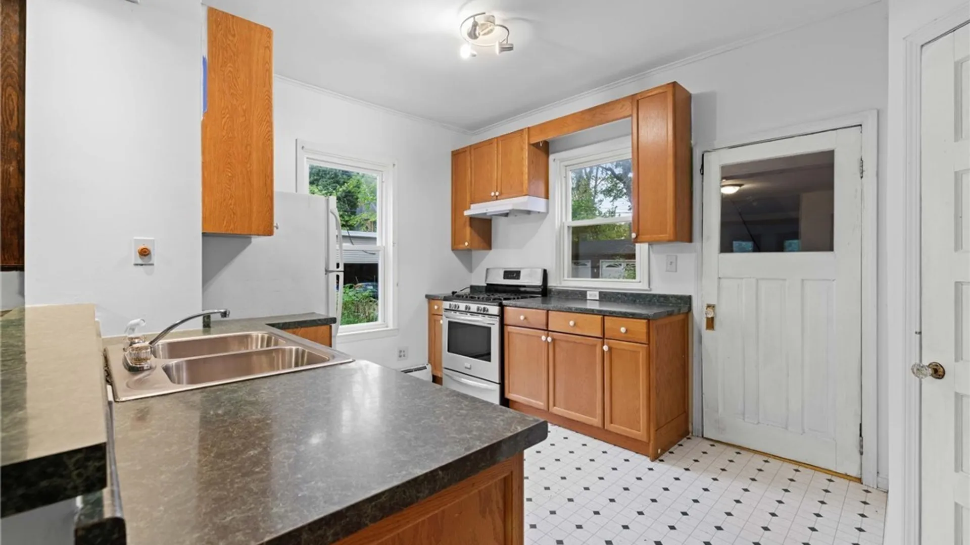 Property at 330 Ashland Avenue, Buffalo, NY 14222 11