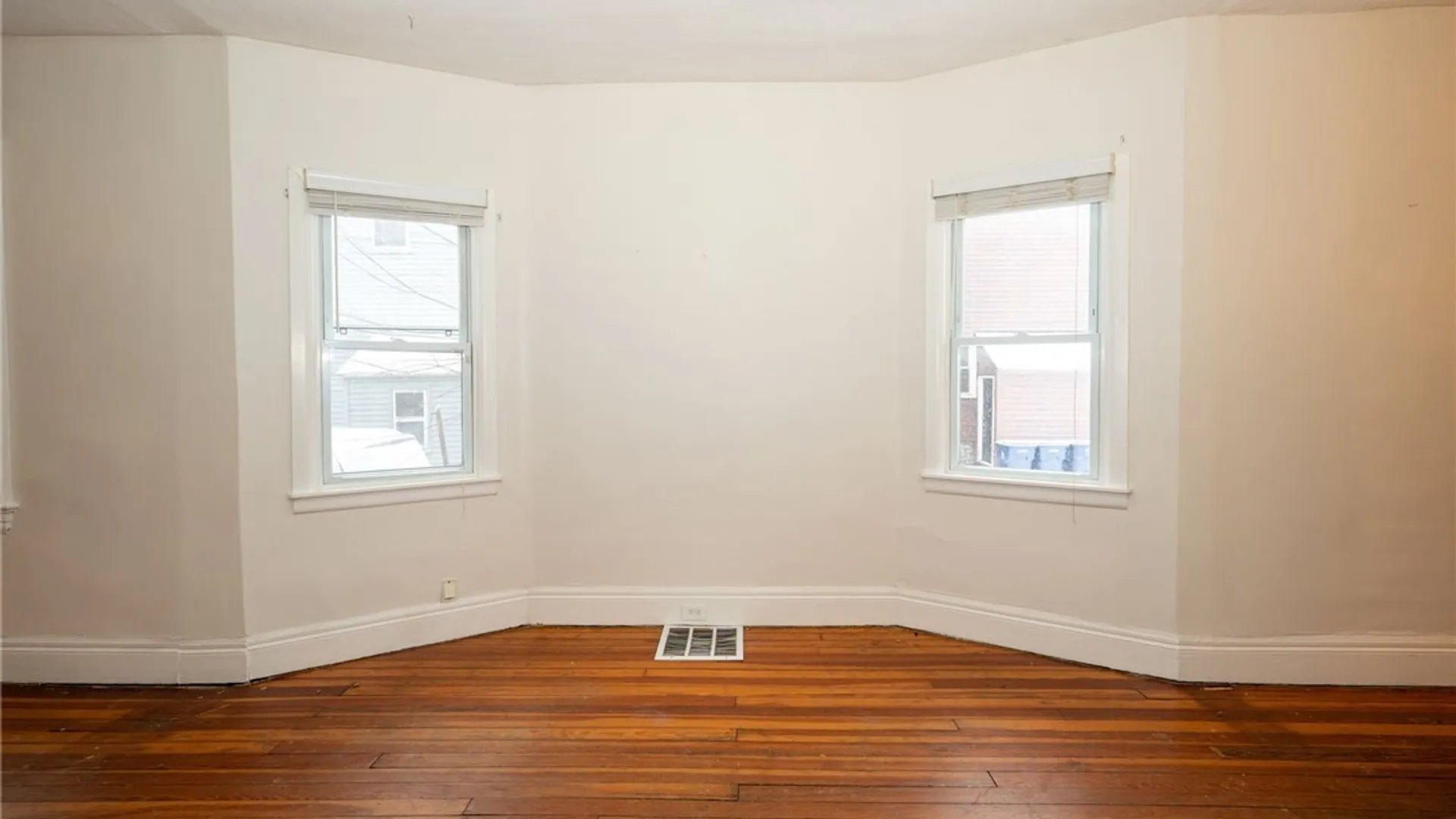 Property at 11 Hoyt Street, Buffalo, NY 14213 8