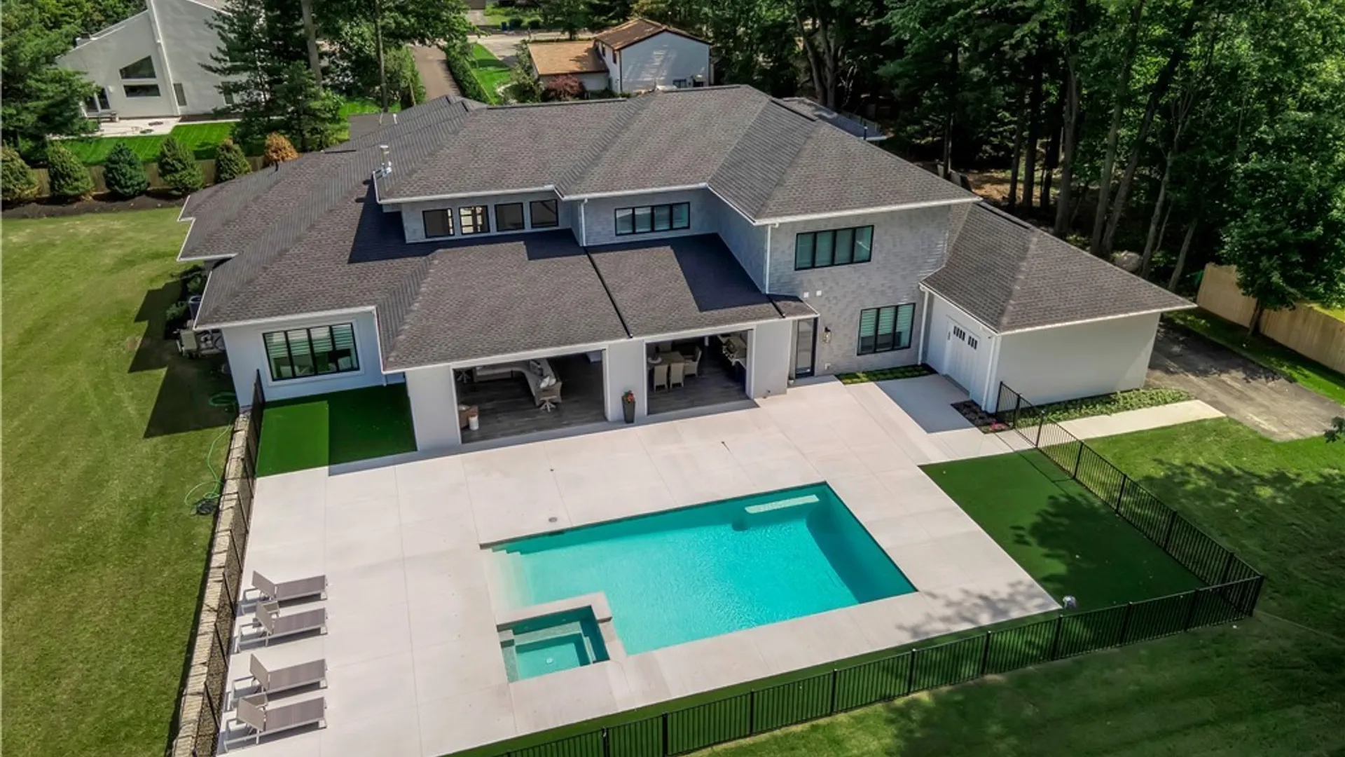 Property at 200 Paradise Road, Amherst, NY 14051 10