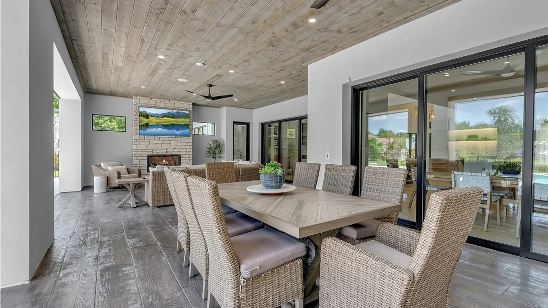 Property at 200 Paradise Road, Amherst, NY 14051 12