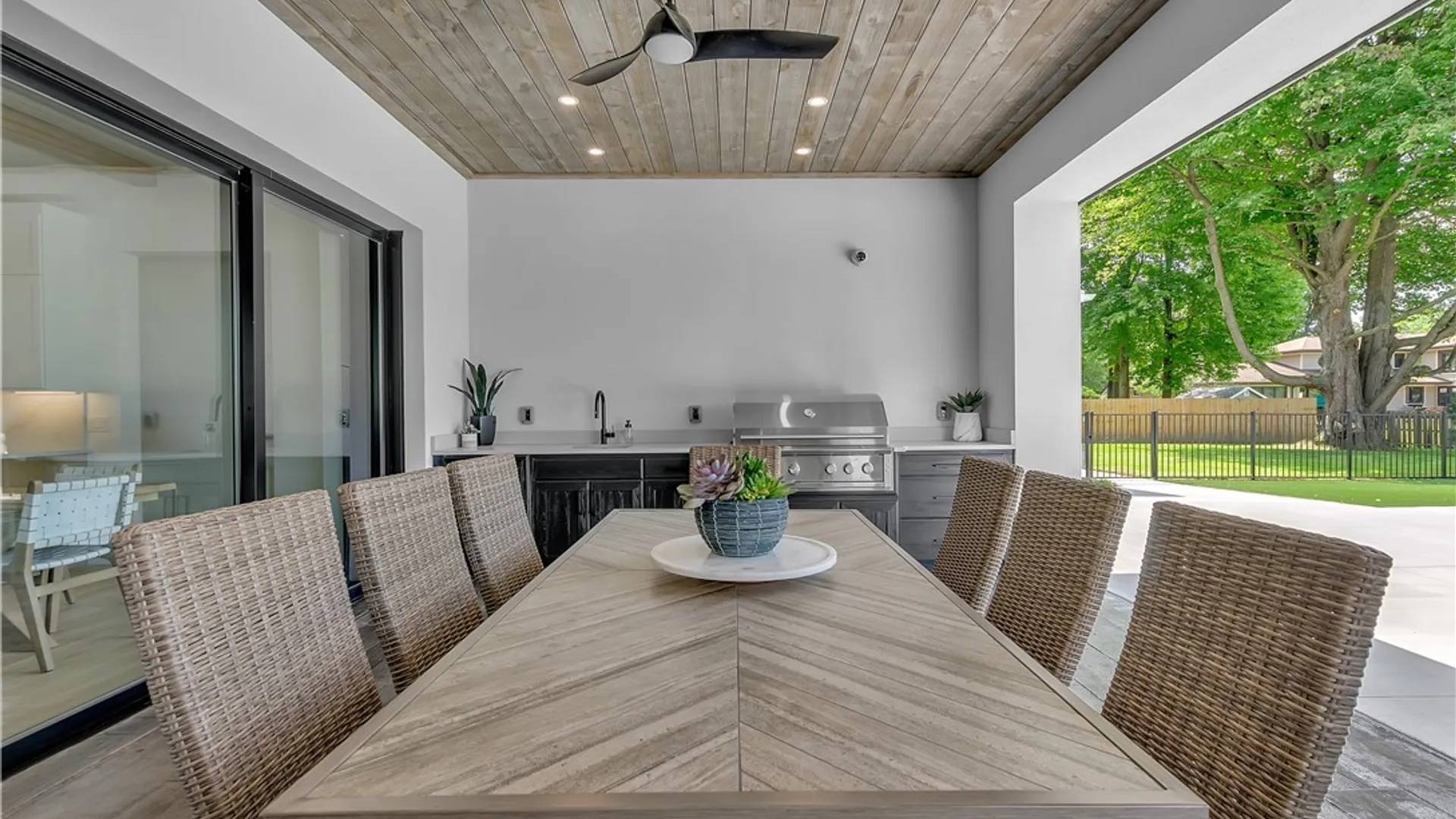 Property at 200 Paradise Road, Amherst, NY 14051 13