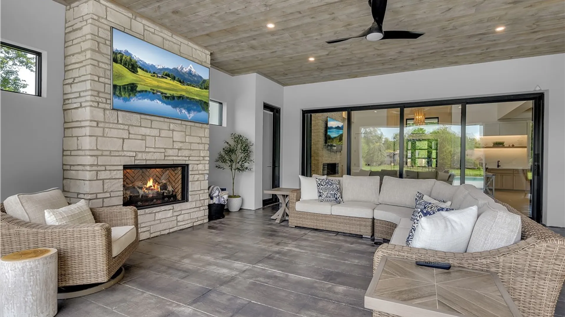 Property at 200 Paradise Road, Amherst, NY 14051 14