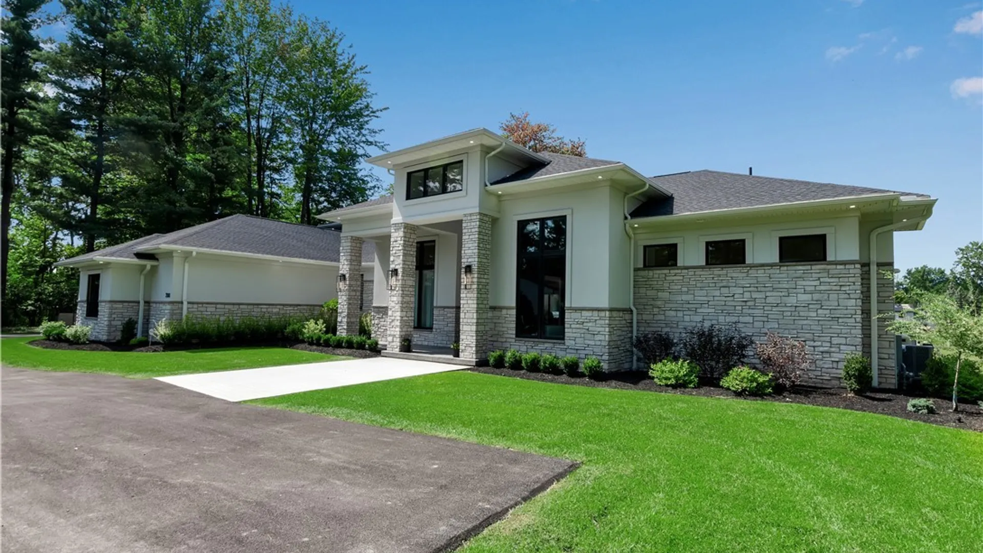 Property at 200 Paradise Road, Amherst, NY 14051 3