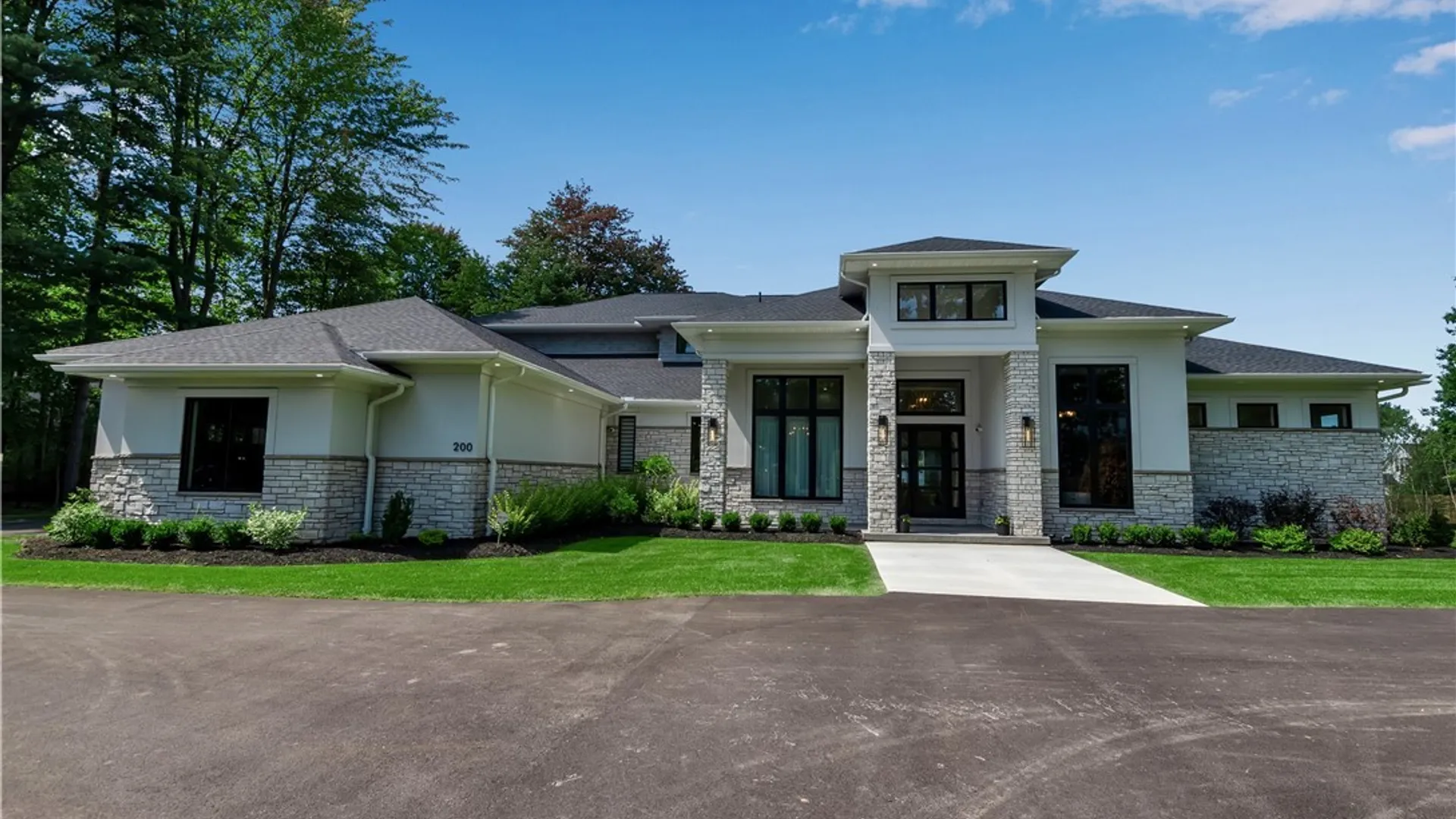 Property at 200 Paradise Road, Amherst, NY 14051 4