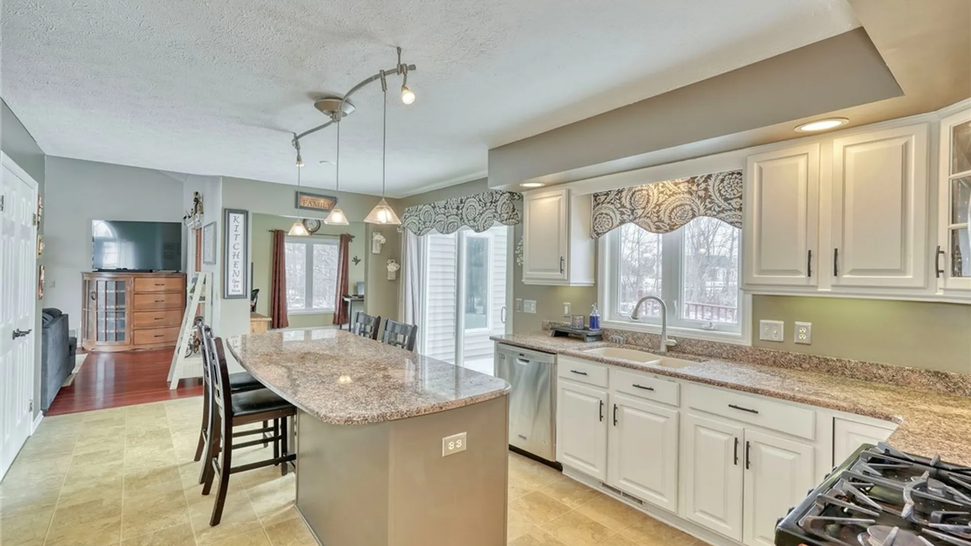 Property at 6131 La Frank Drive, Ontario, NY 14519 15
