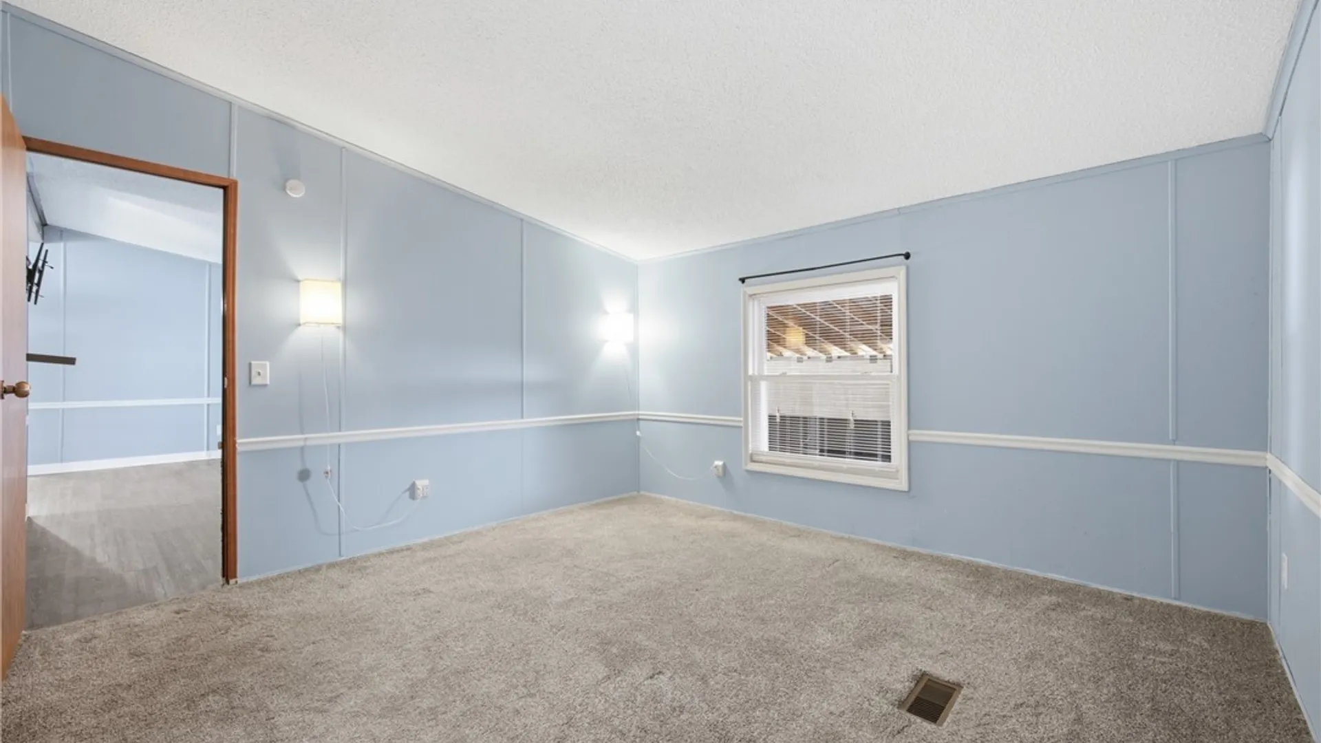 Property at 29 Meadow Lane, Yorkshire, NY 14042 12