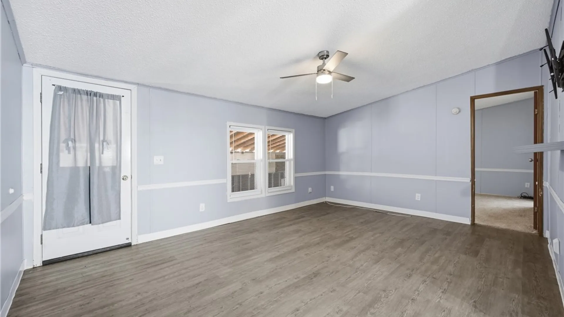 Property at 29 Meadow Lane, Yorkshire, NY 14042 3