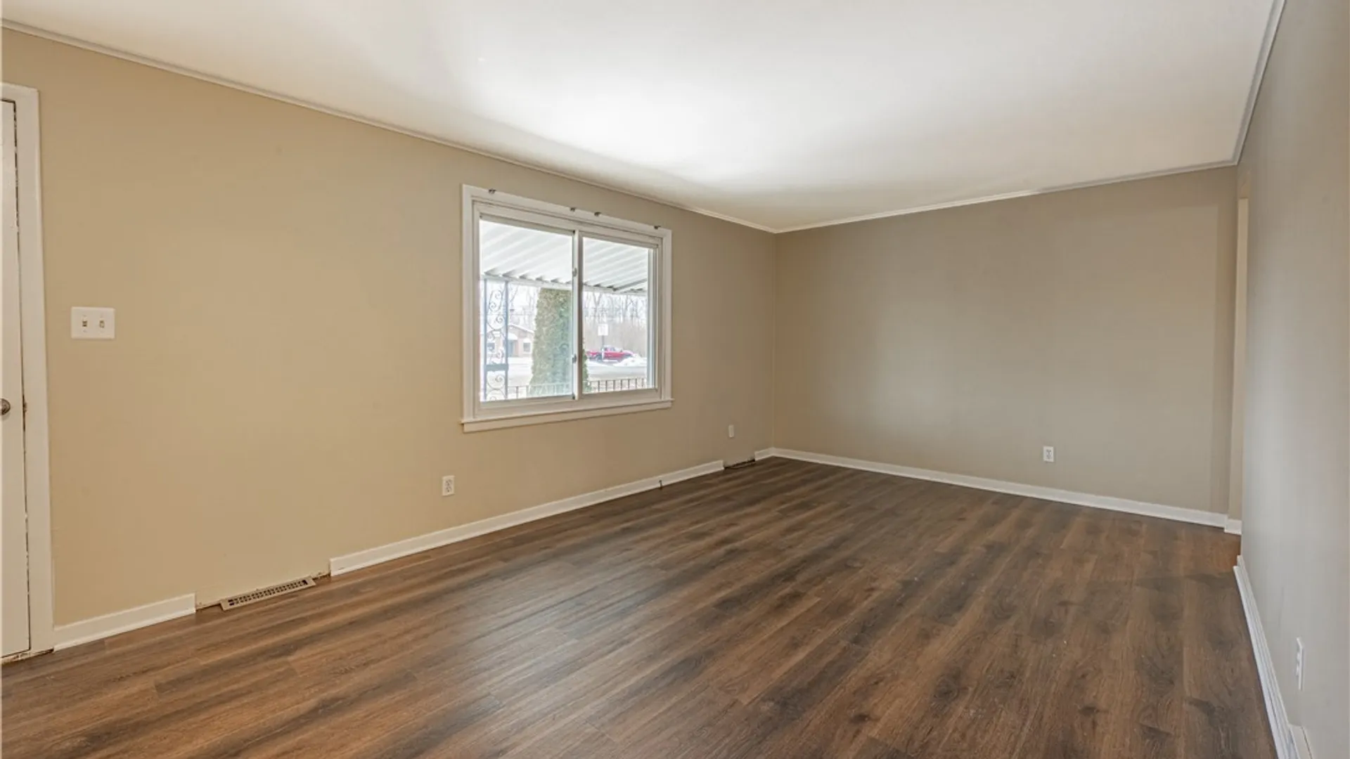 Property at 7811 Porter Road, Niagara, NY 14304 15
