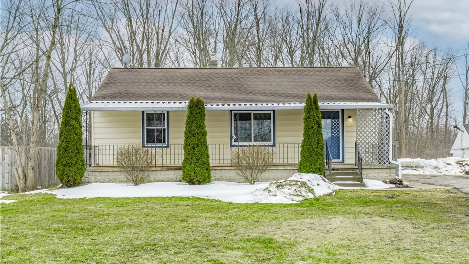 Property at 7811 Porter Road, Niagara, NY 14304 2