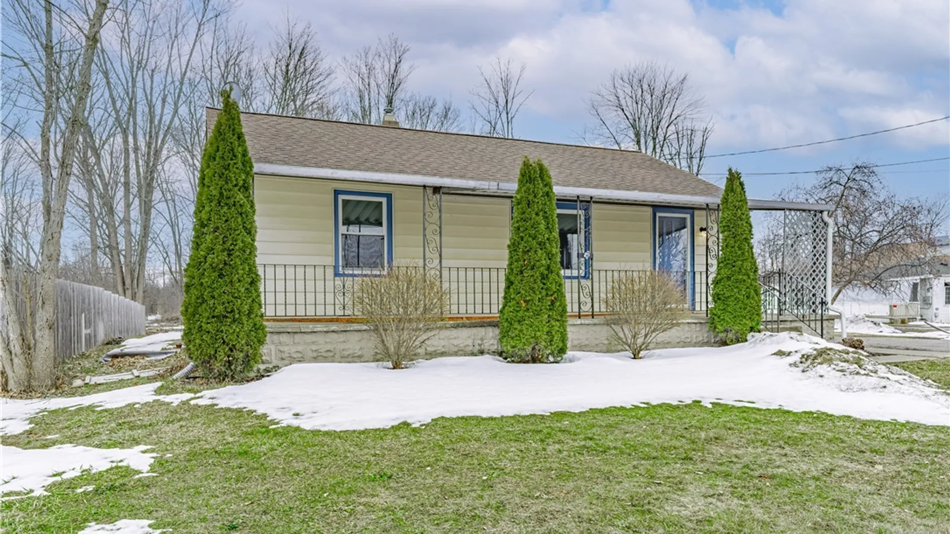 Property at 7811 Porter Road, Niagara, NY 14304 3