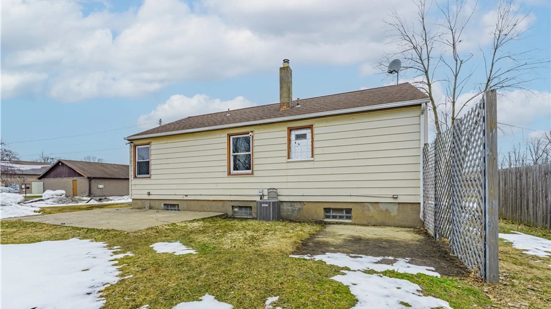 Property at 7811 Porter Road, Niagara, NY 14304 36
