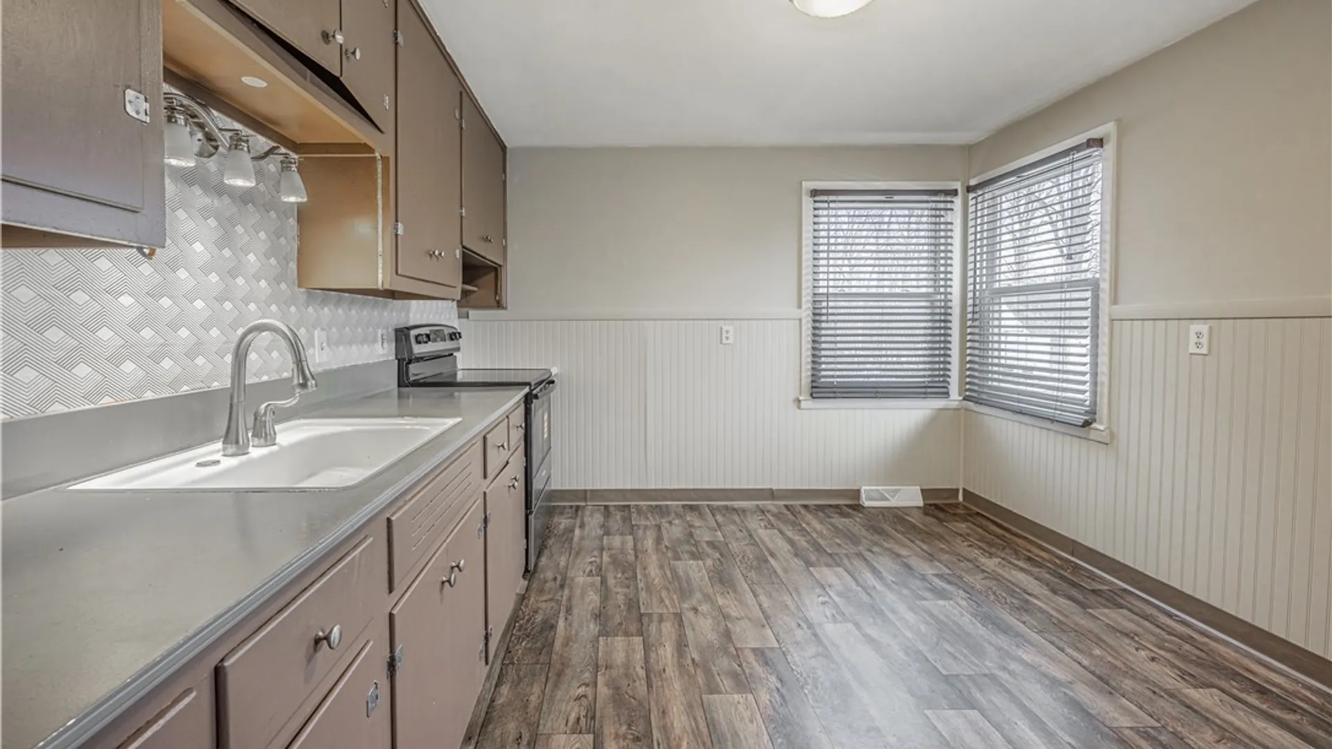 Property at 7811 Porter Road, Niagara, NY 14304 9