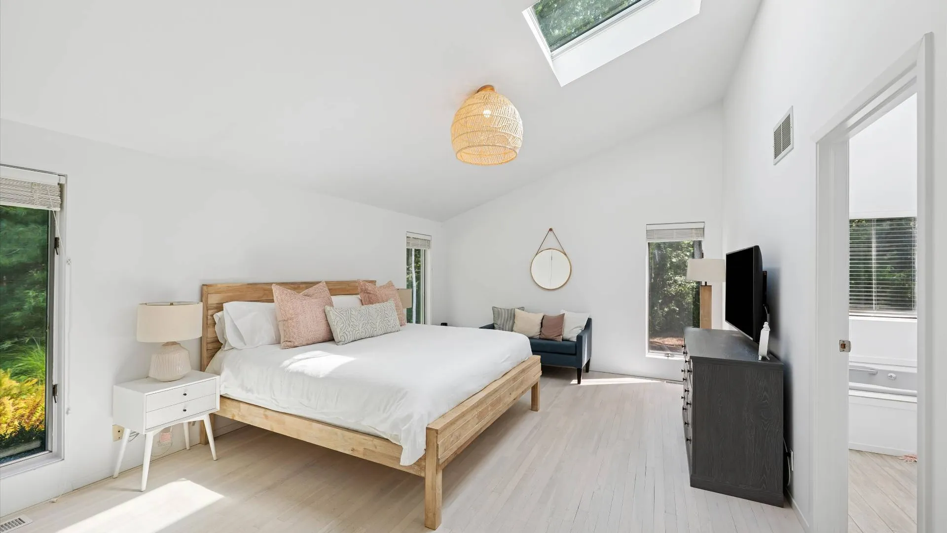 Property at 14 Livery Lane, East Hampton, NY 11937 12