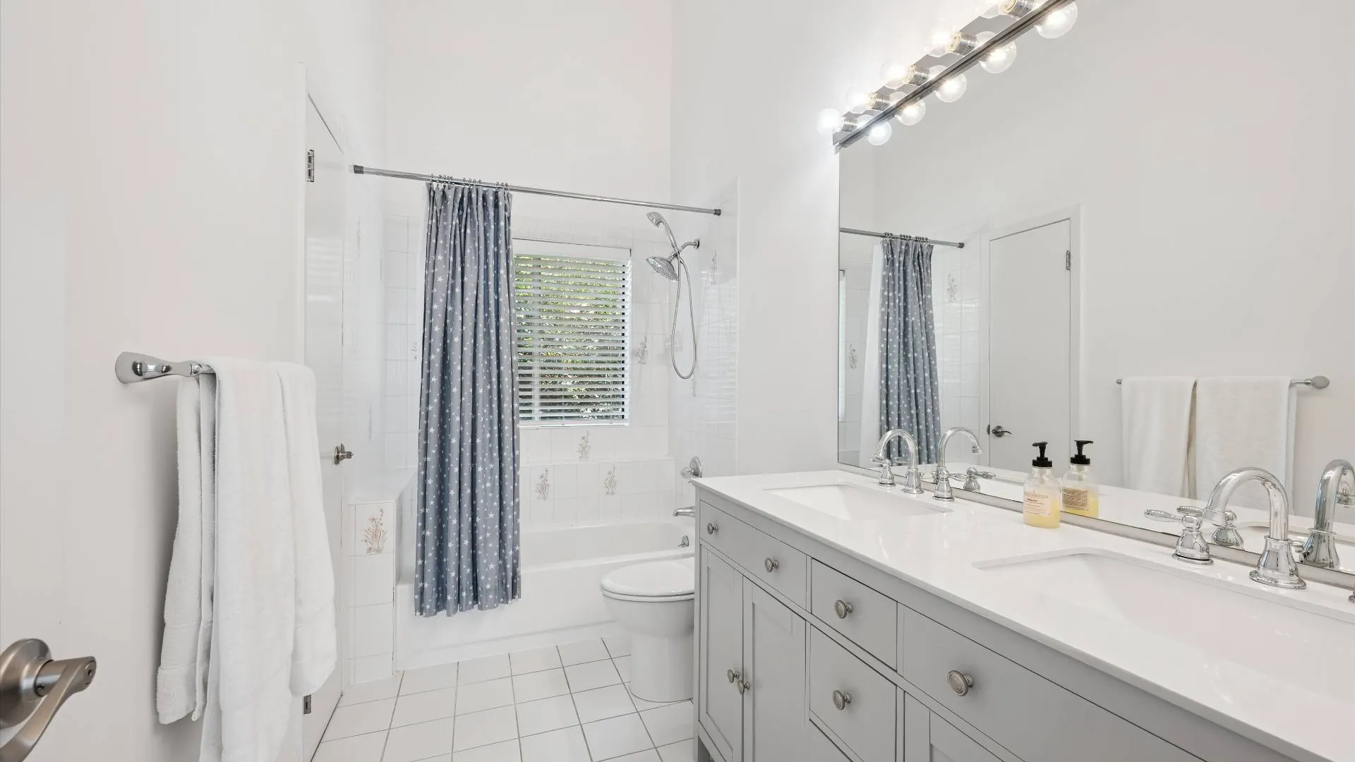 Property at 14 Livery Lane, East Hampton, NY 11937 17