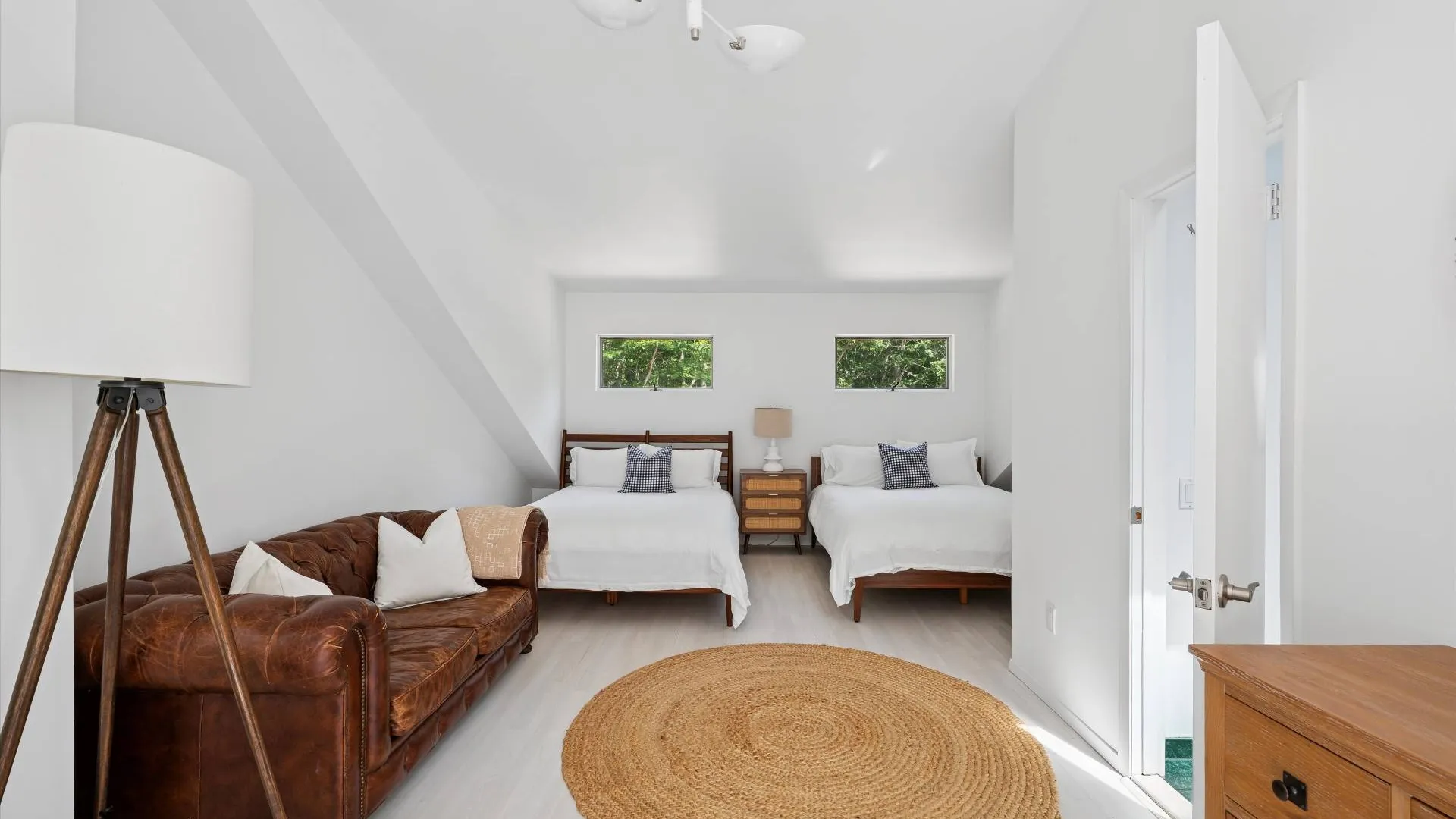 Property at 14 Livery Lane, East Hampton, NY 11937 19