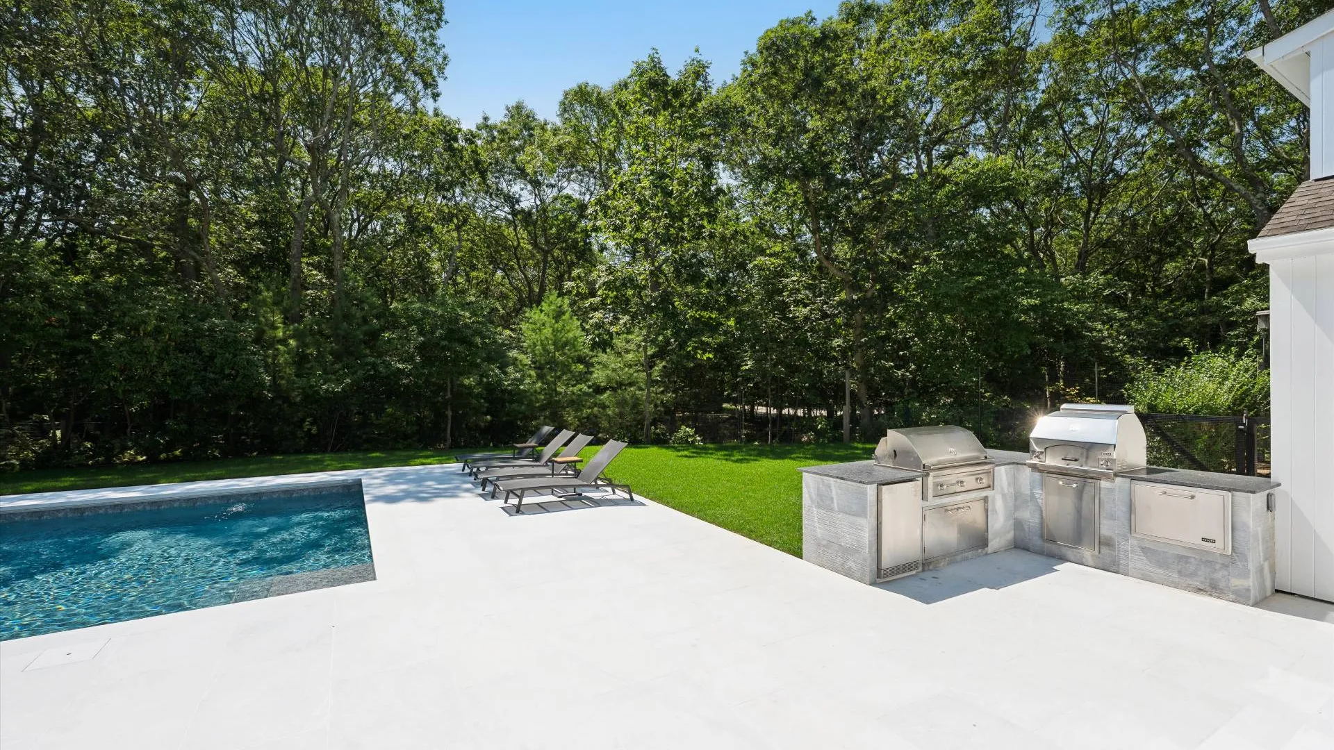 Property at 14 Livery Lane, East Hampton, NY 11937 22
