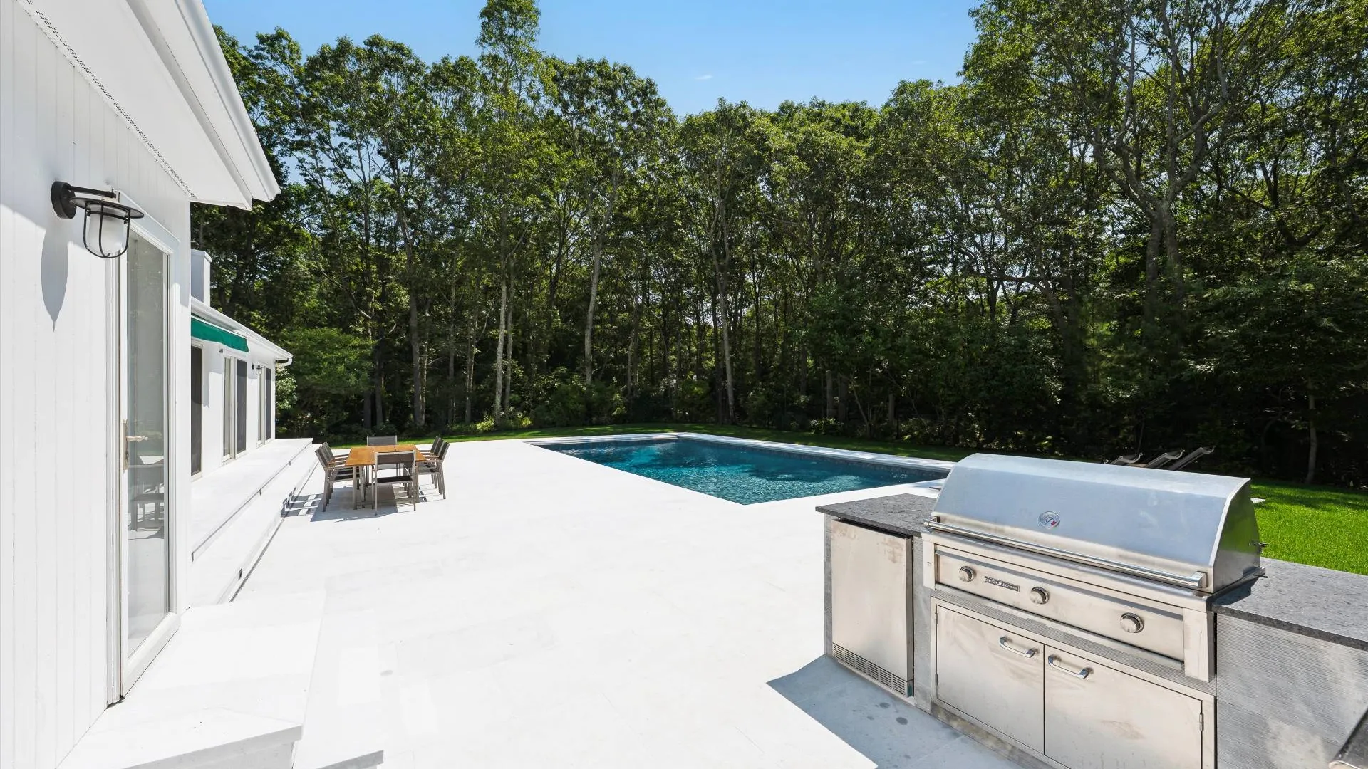 Property at 14 Livery Lane, East Hampton, NY 11937 23