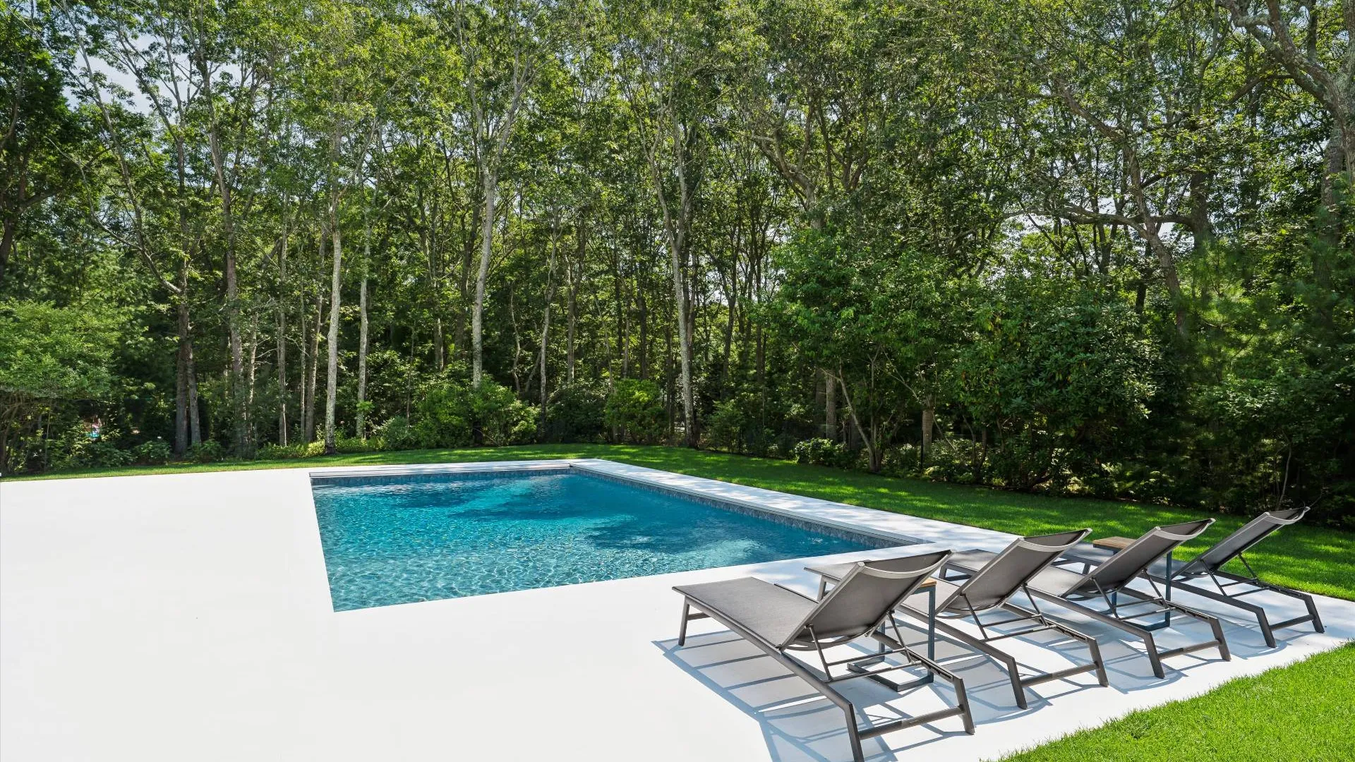 Property at 14 Livery Lane, East Hampton, NY 11937 24