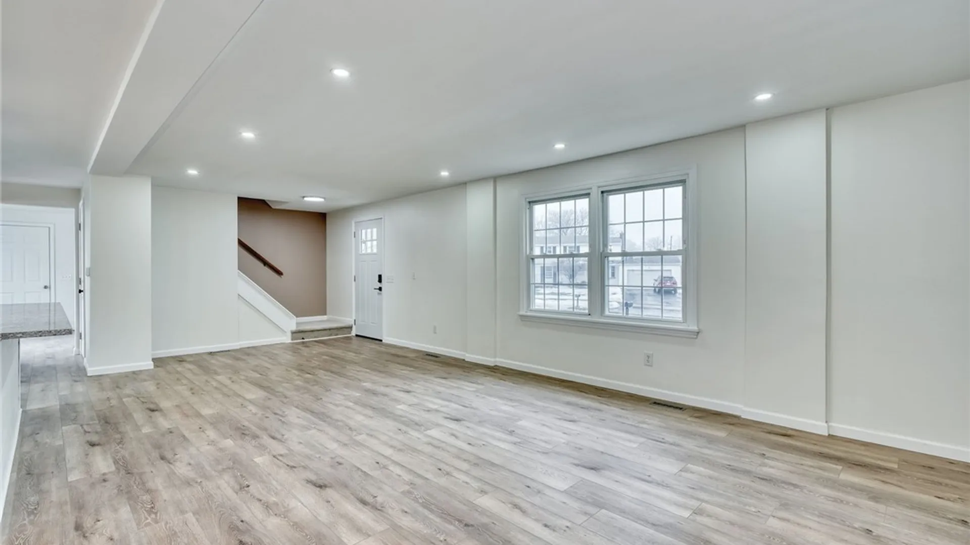 Property at 20 Sandoris Cir, Irondequoit, NY 14622 10