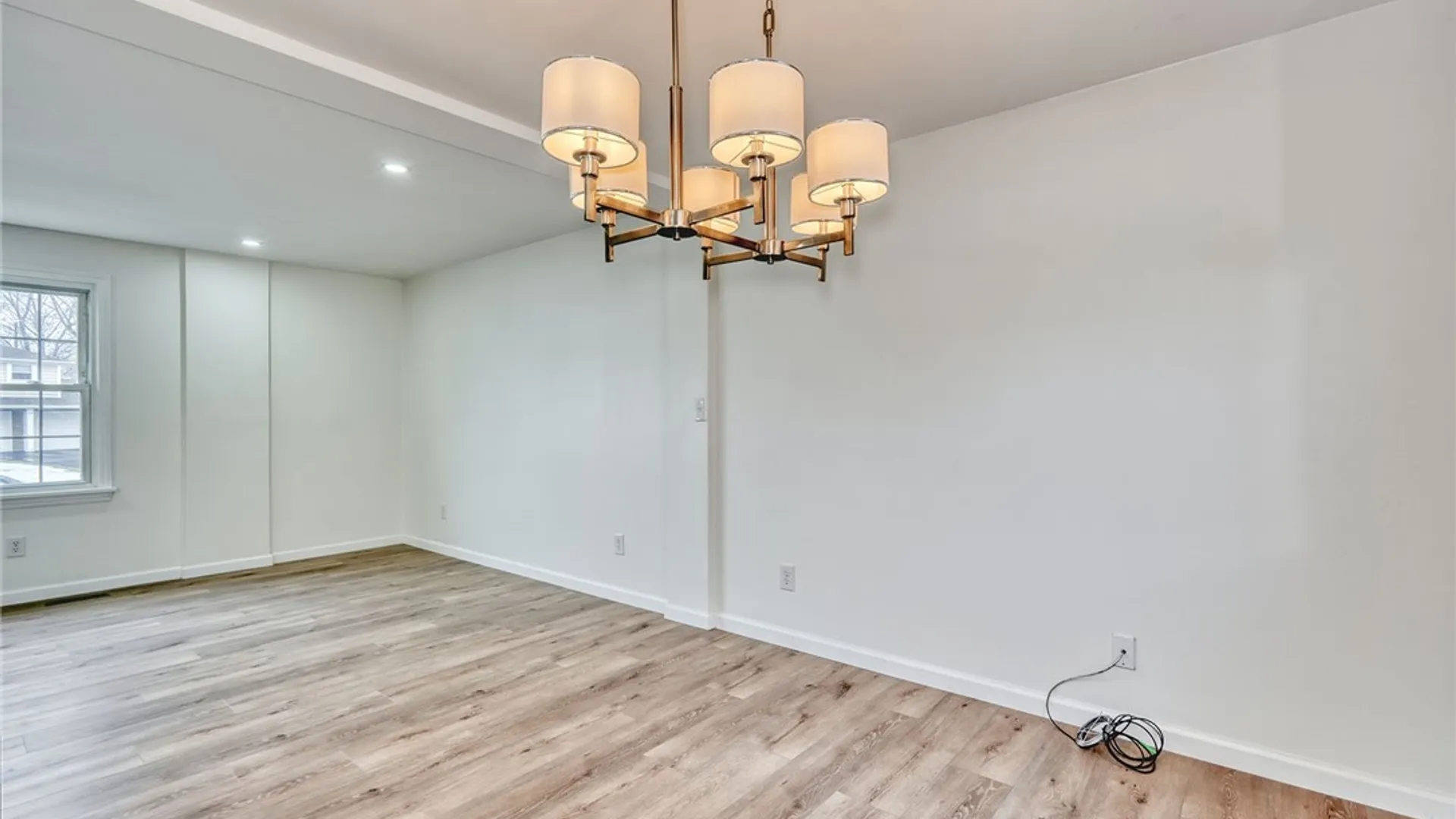 Property at 20 Sandoris Cir, Irondequoit, NY 14622 18