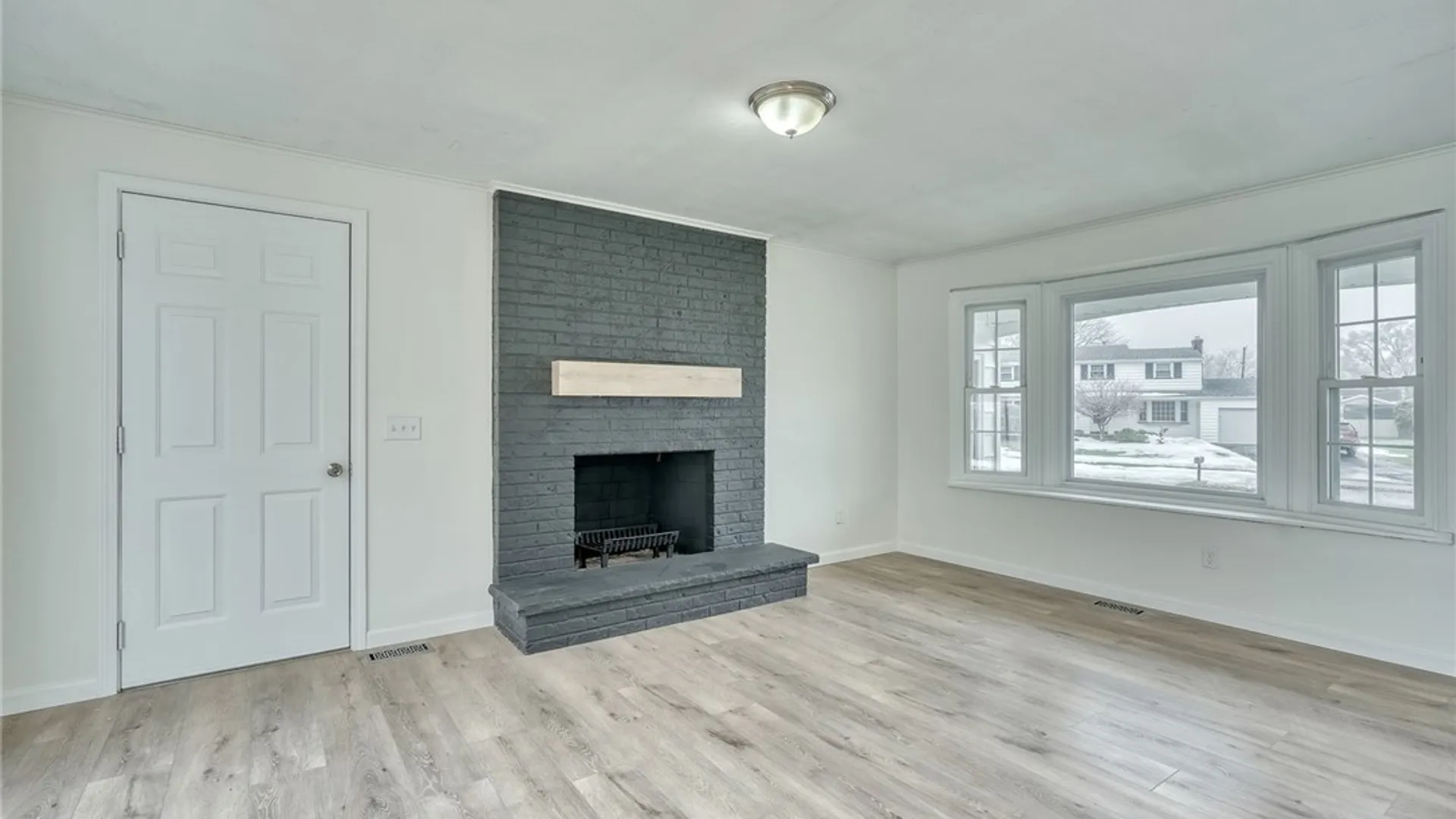 Property at 20 Sandoris Cir, Irondequoit, NY 14622 20