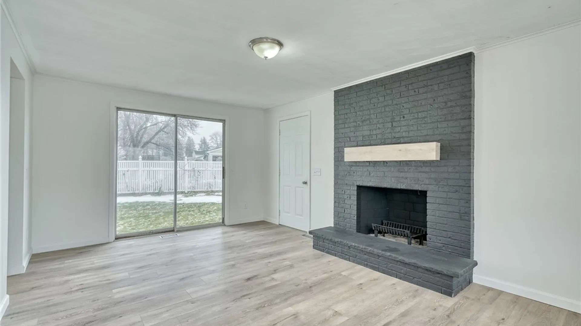 Property at 20 Sandoris Cir, Irondequoit, NY 14622 21