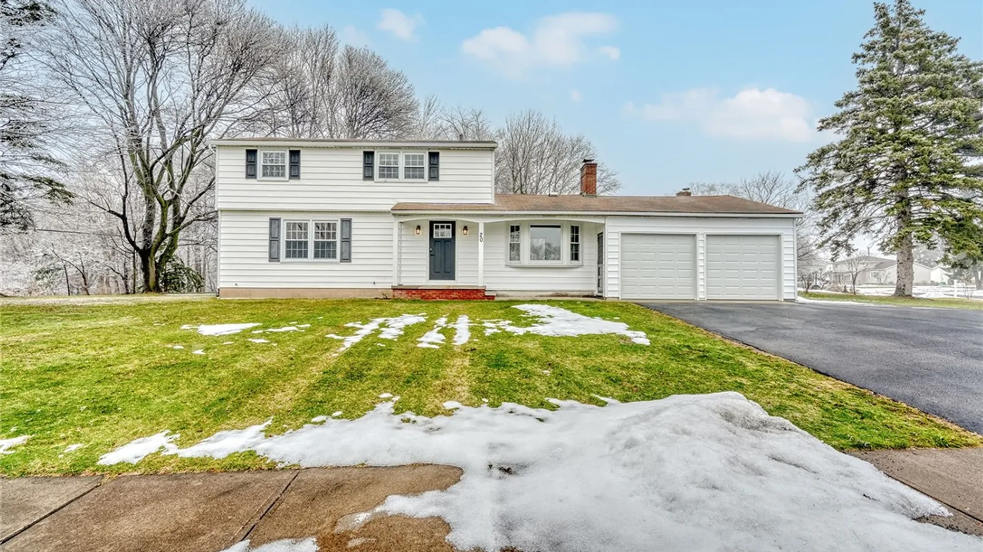 Property at 20 Sandoris Cir, Irondequoit, NY 14622 3