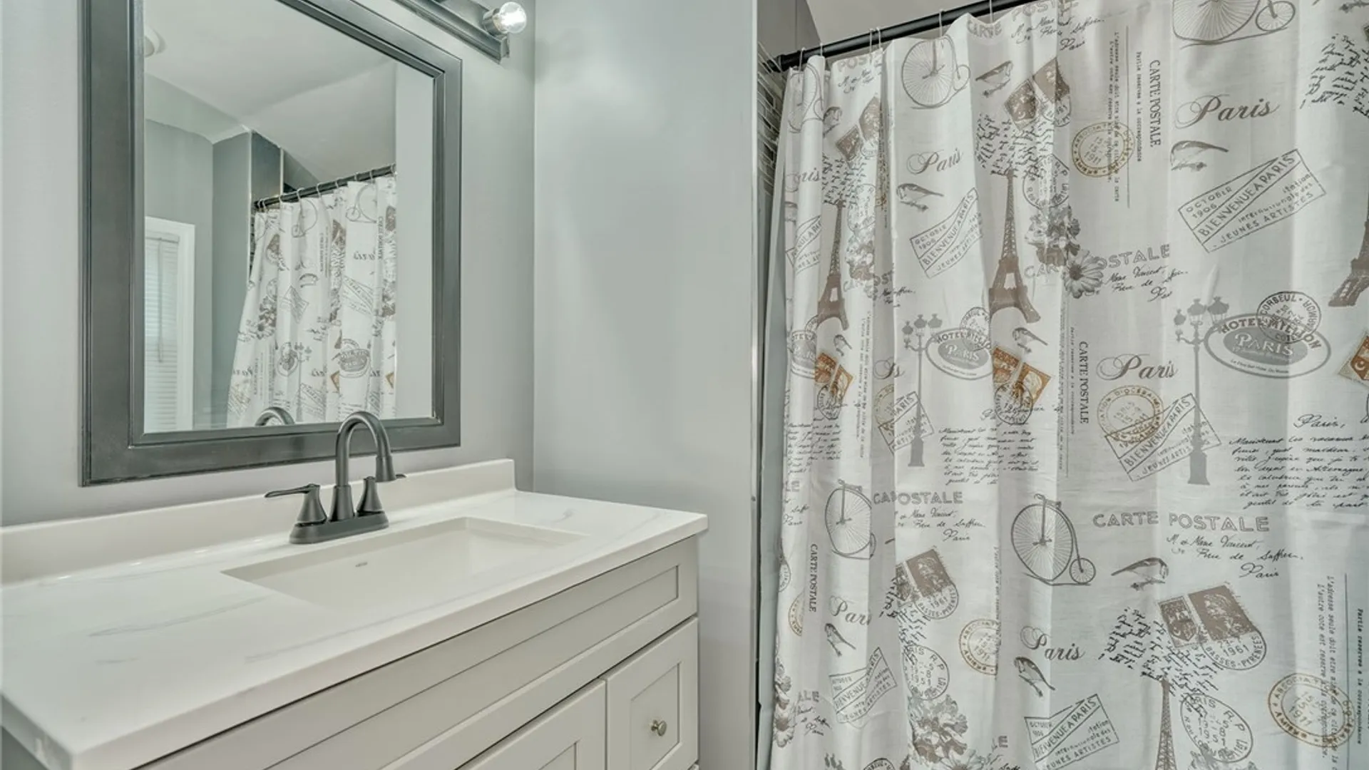 Property at 20 Sandoris Cir, Irondequoit, NY 14622 34