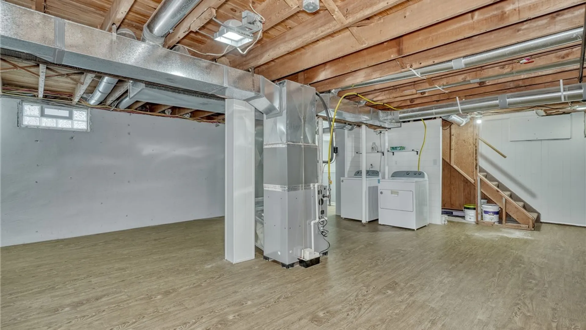 Property at 20 Sandoris Cir, Irondequoit, NY 14622 37