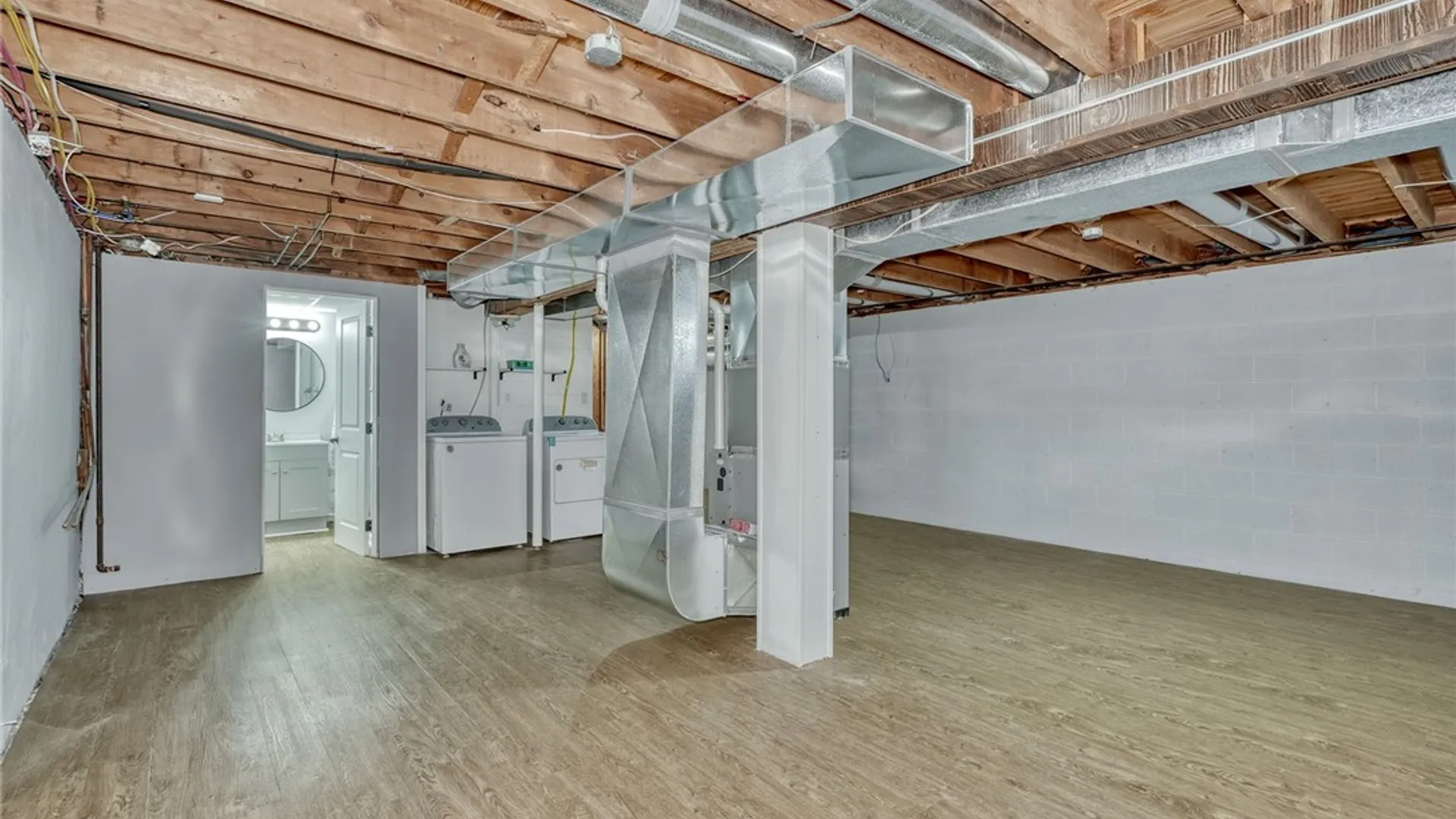 Property at 20 Sandoris Cir, Irondequoit, NY 14622 38