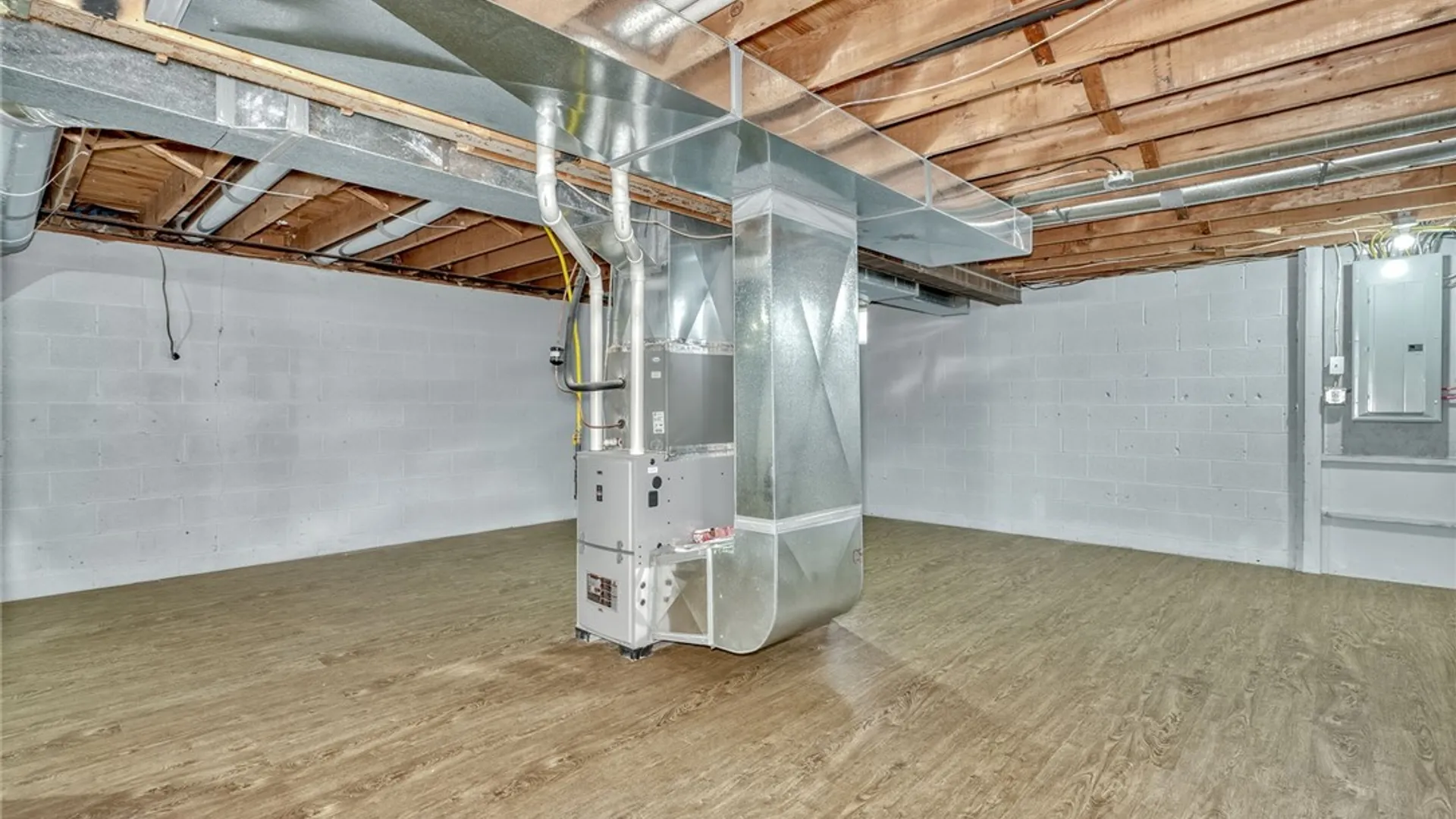 Property at 20 Sandoris Cir, Irondequoit, NY 14622 39