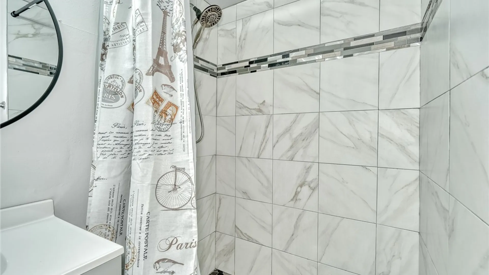 Property at 20 Sandoris Cir, Irondequoit, NY 14622 41