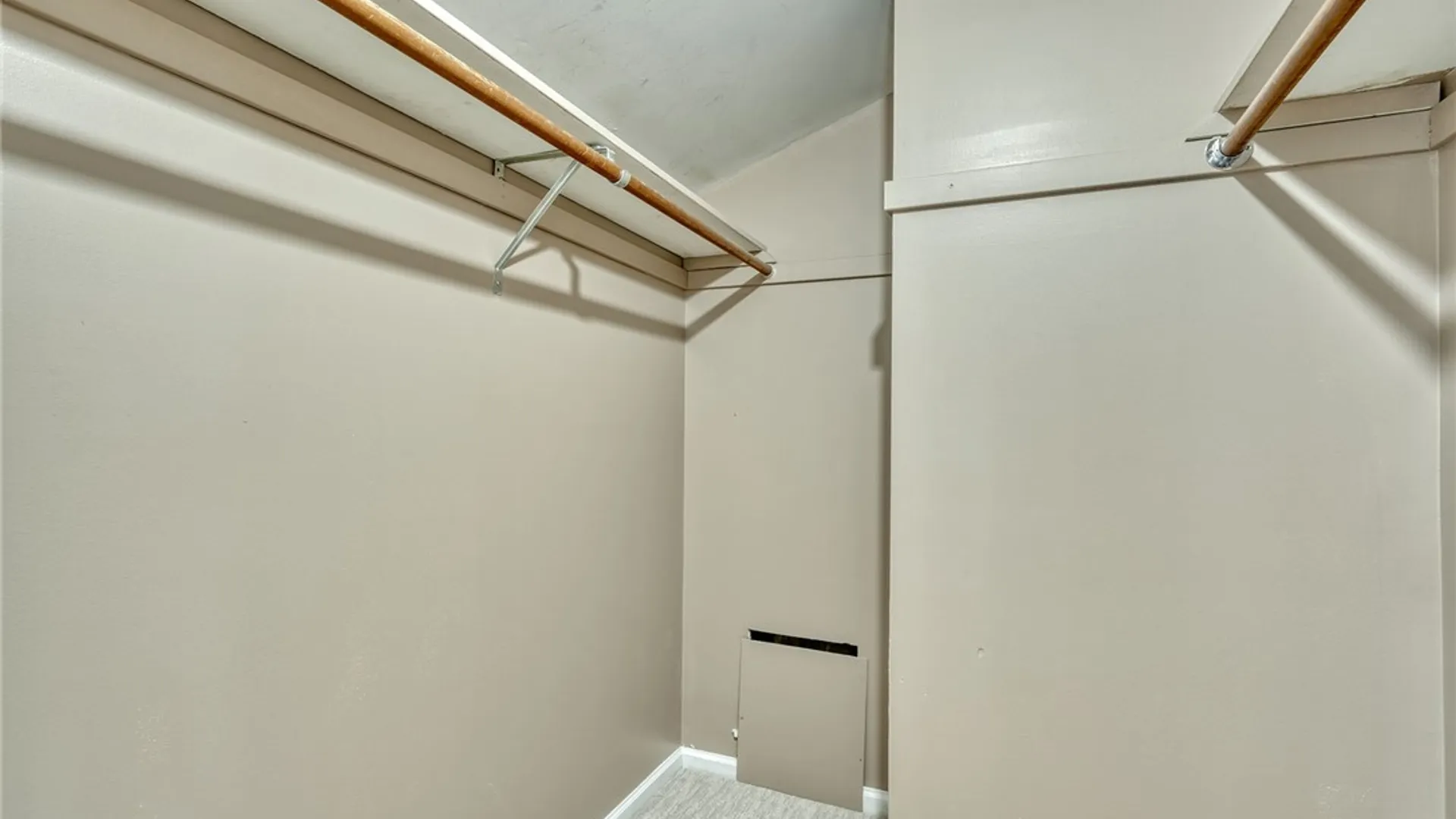 Property at 20 Sandoris Cir, Irondequoit, NY 14622 42