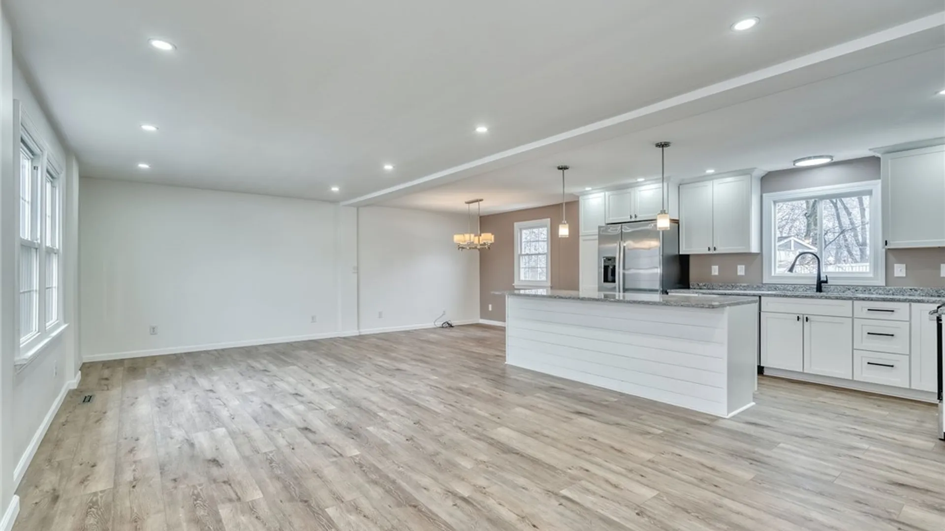 Property at 20 Sandoris Cir, Irondequoit, NY 14622 8