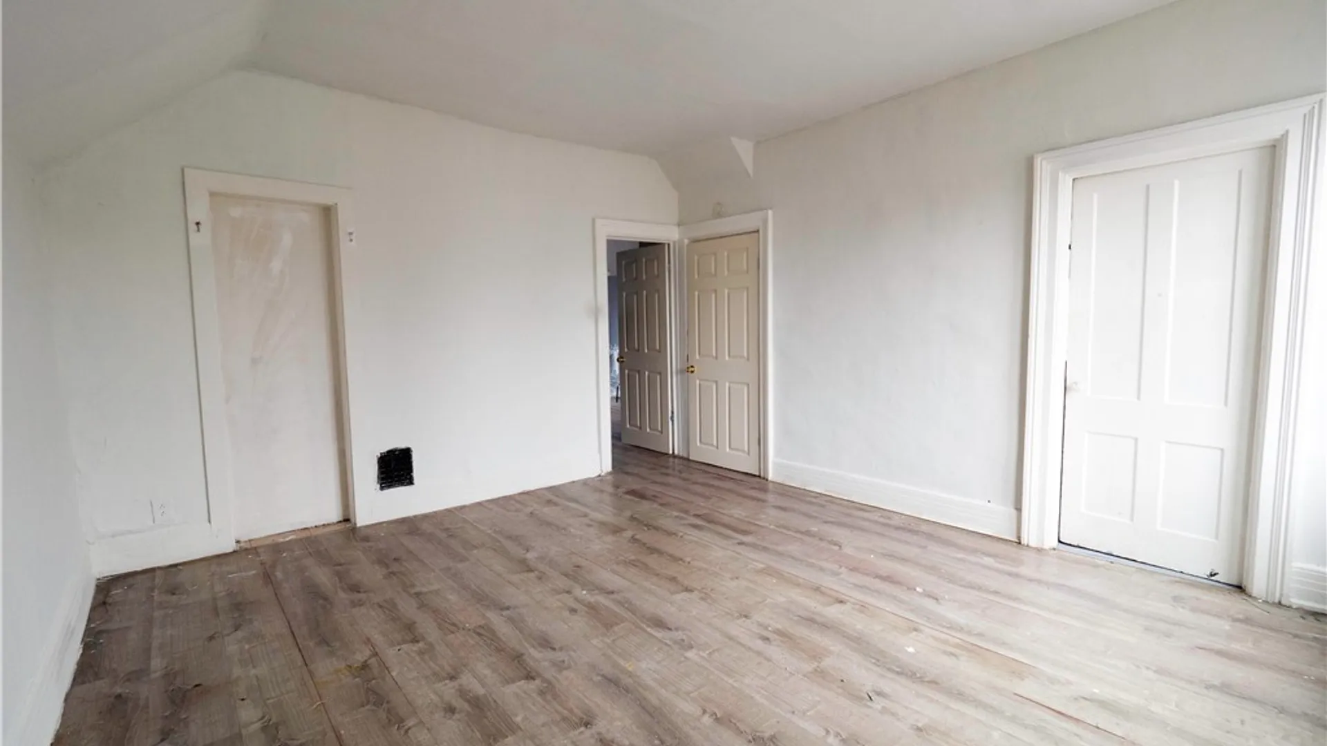 Property at 109 Roesch Avenue, Buffalo, NY 14207 9