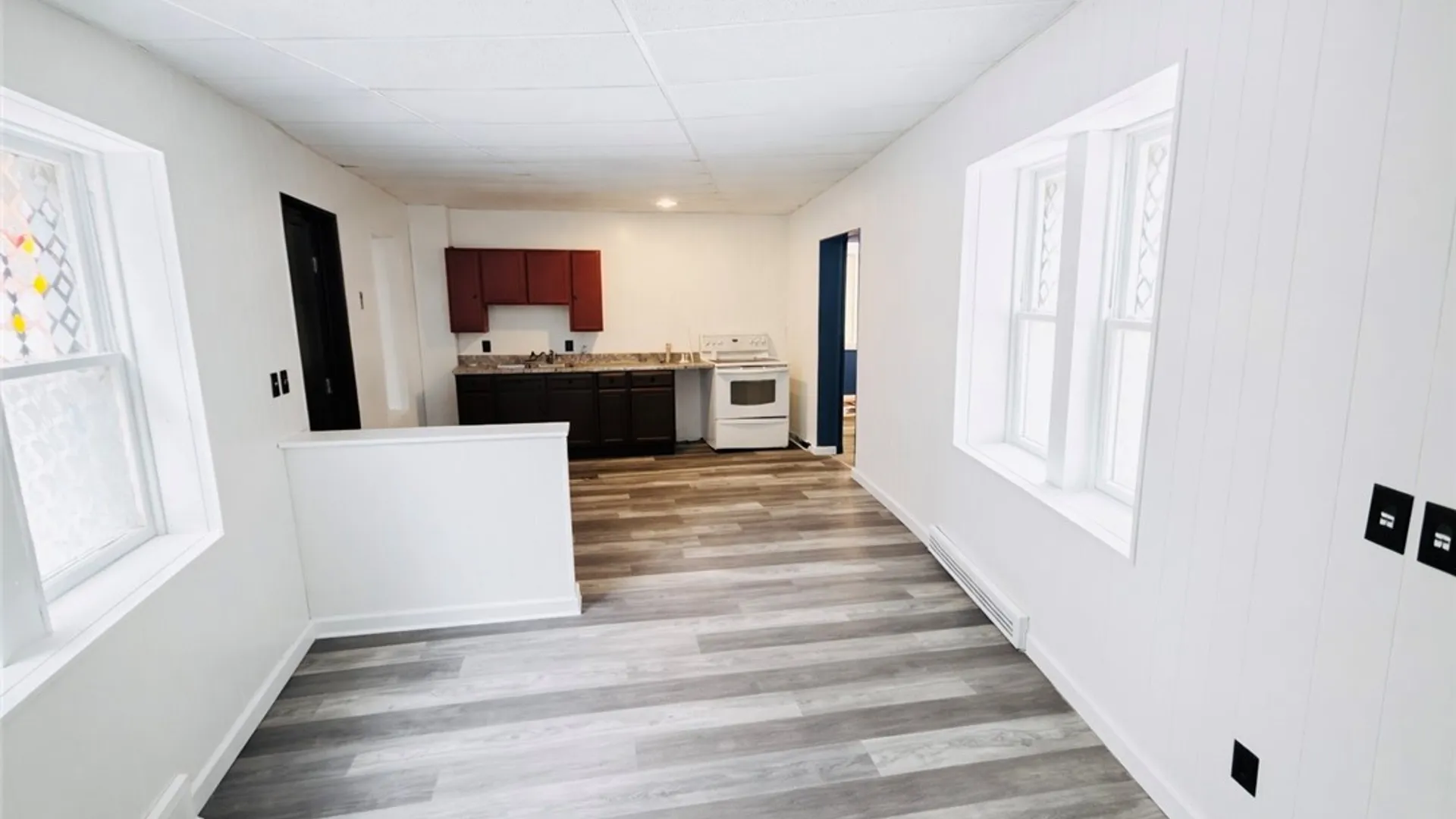 Property at 490 19th Street, Niagara Falls, NY 14303 9