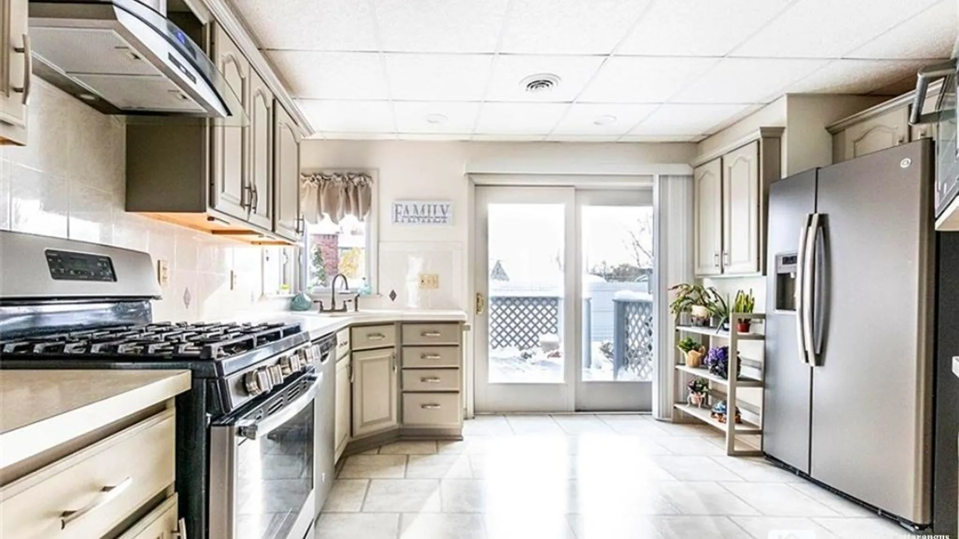 Property at 1030 River Road, Grand Island, NY 14072 10