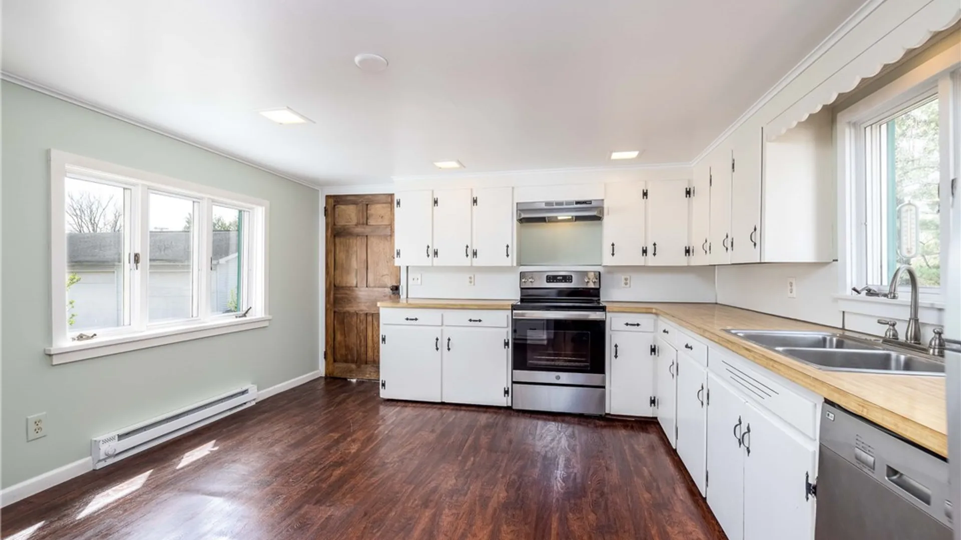 Property at 1253 Fairport Road, Perinton, NY 14450 10