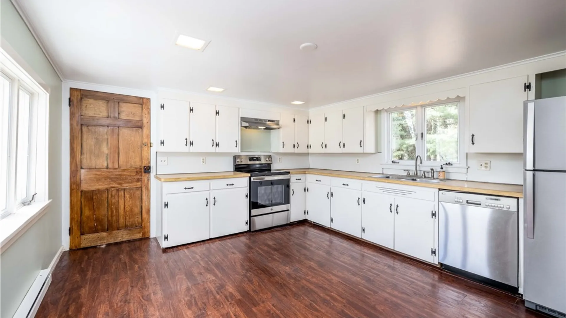 Property at 1253 Fairport Road, Perinton, NY 14450 9