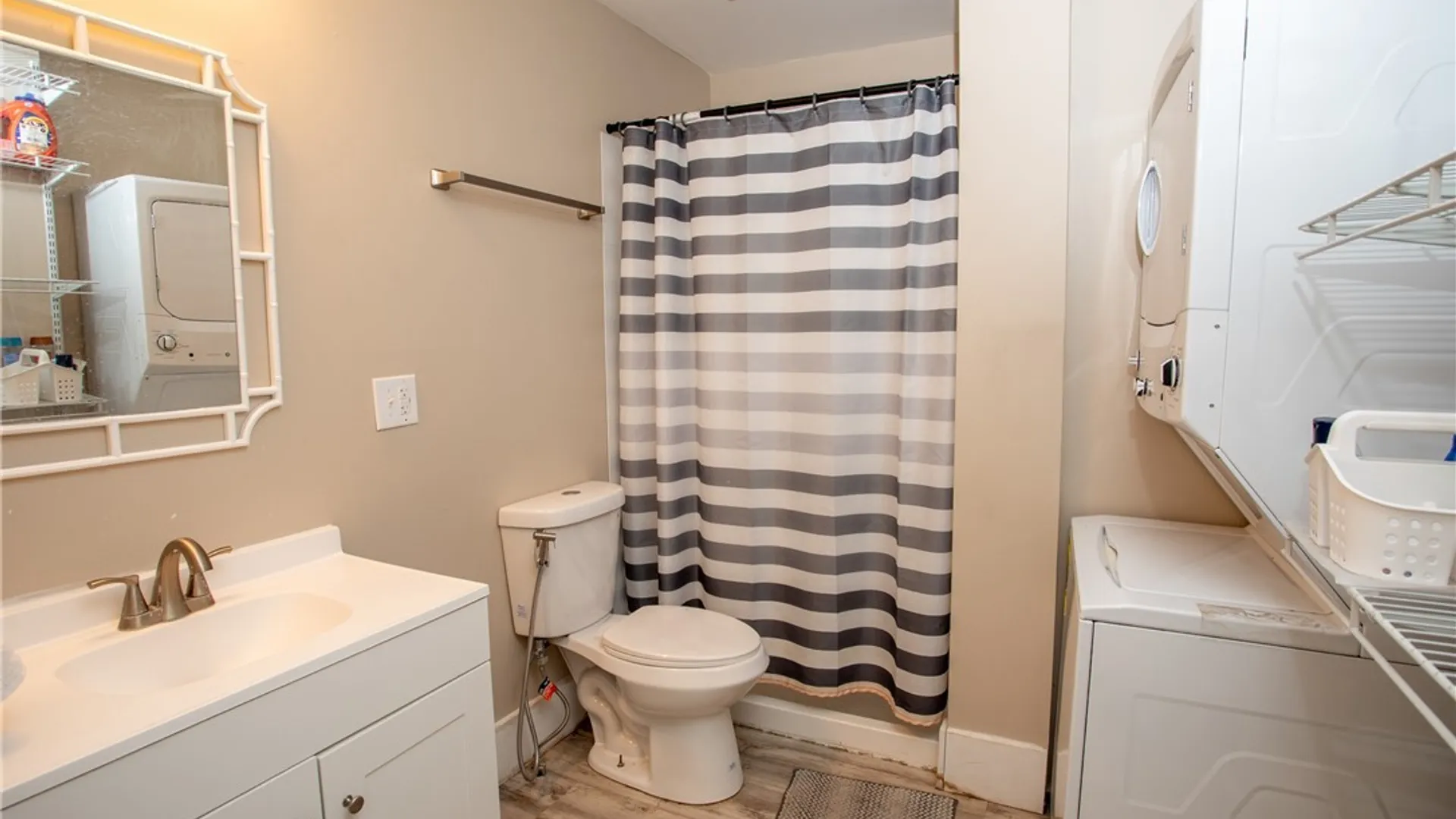 Property at 114 Victoria Place, Syracuse, NY 13210 10