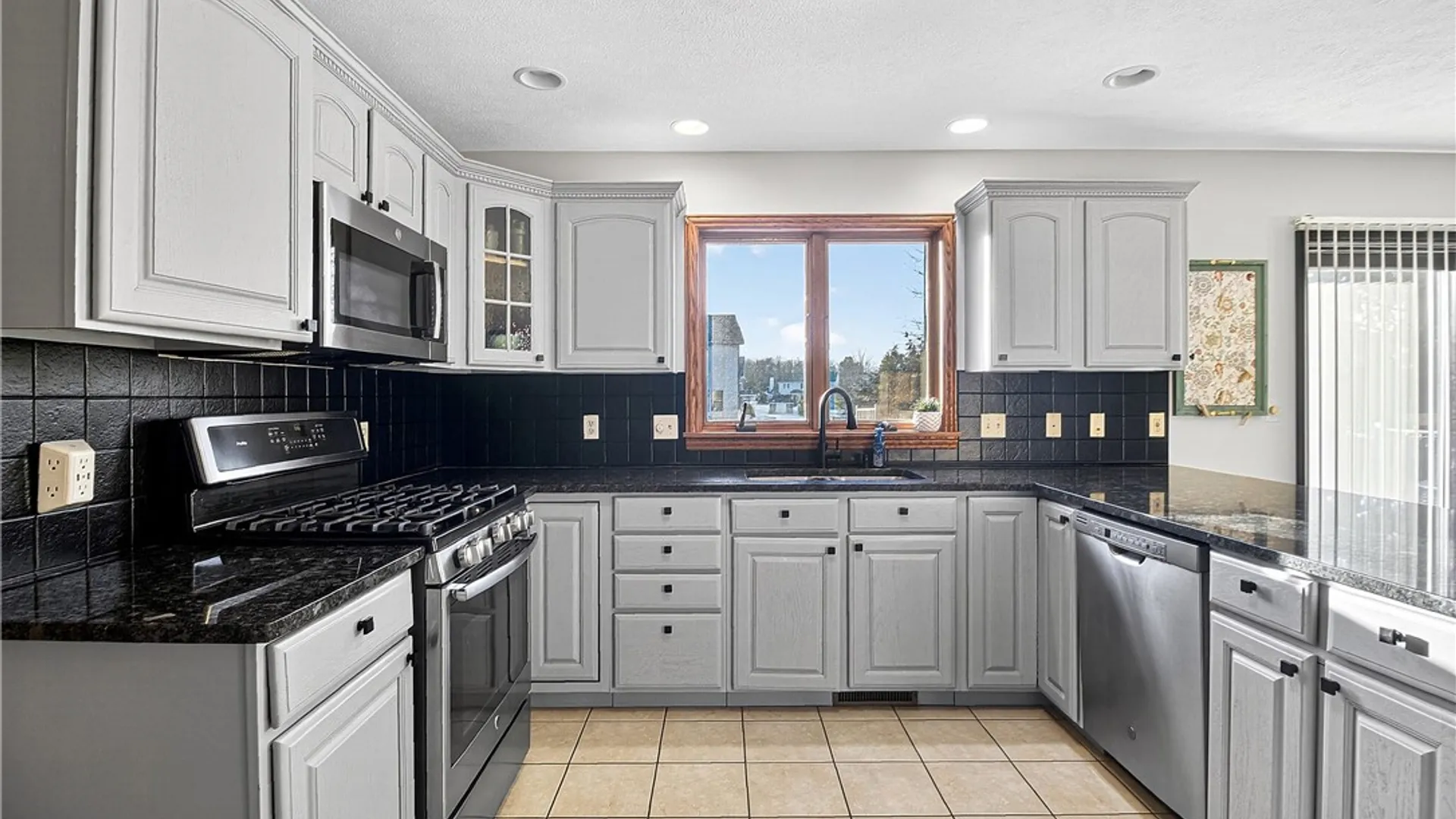 Property at 309 Bobs Brae, Whitestown, NY 13492 14