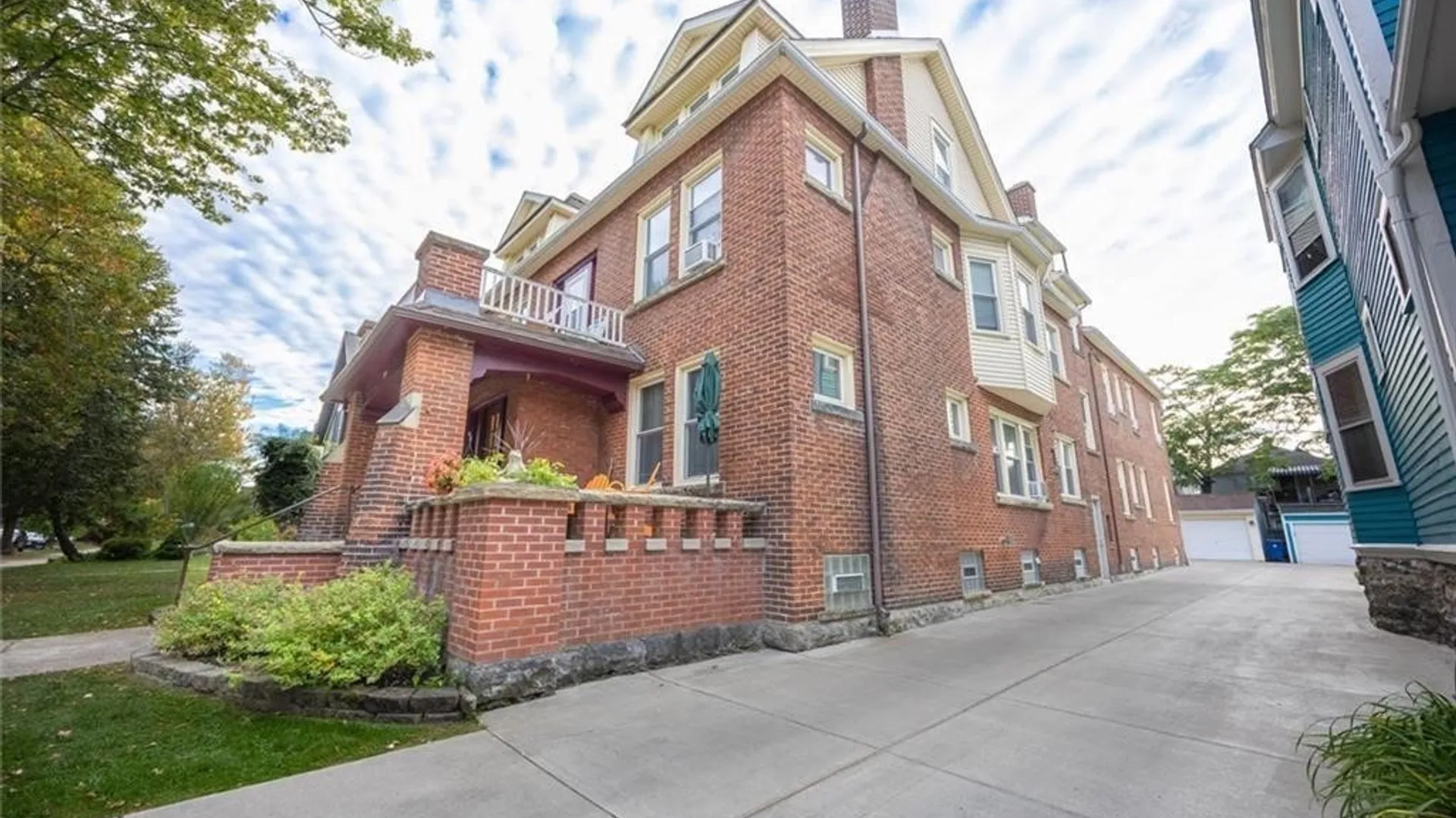 Property at 114 Ashland Avenue, Buffalo, NY 14222 3