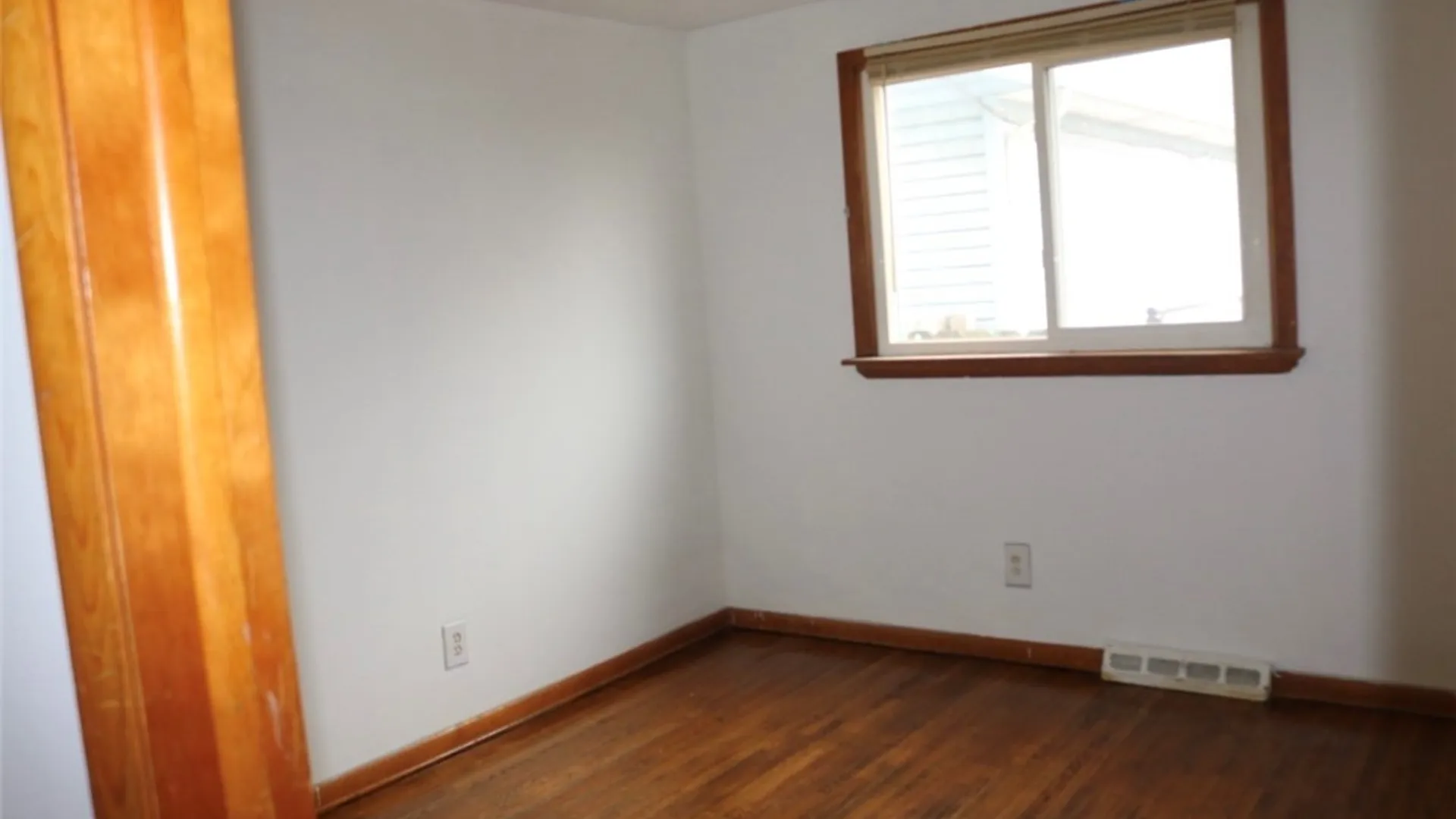 Property at 35 Crandon Boulevard, Cheektowaga, NY 14225 11