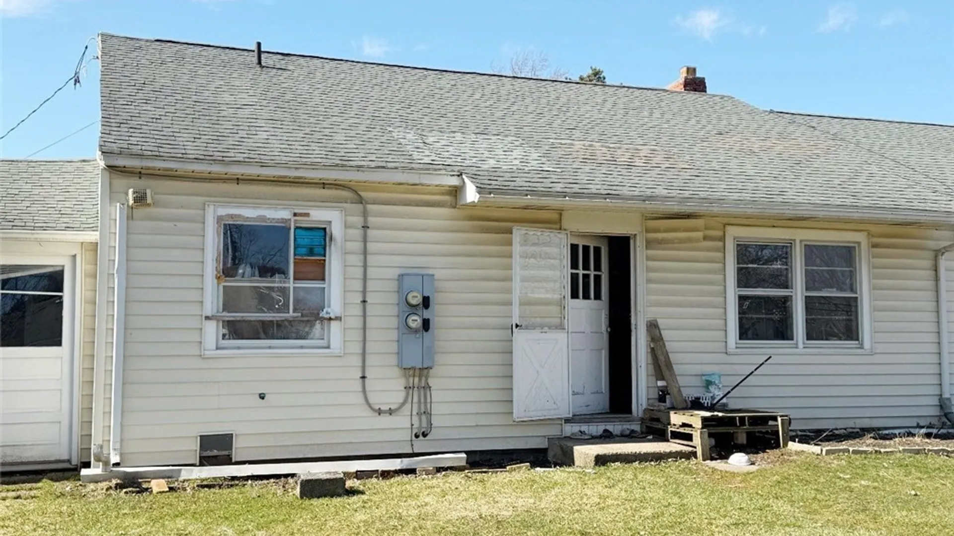 Property at 33-35 Brookhaven Drive, Cheektowaga, NY 14225 5